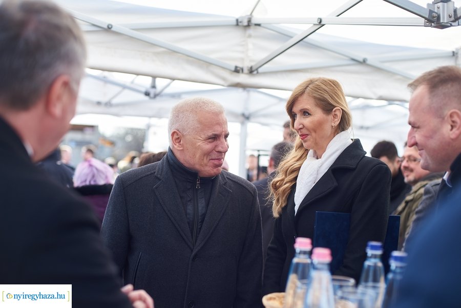 Nagykörút négysávos bővítésének alapkőletétele