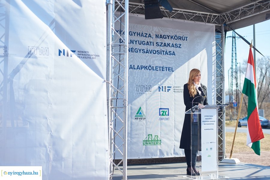 Nagykörút négysávos bővítésének alapkőletétele