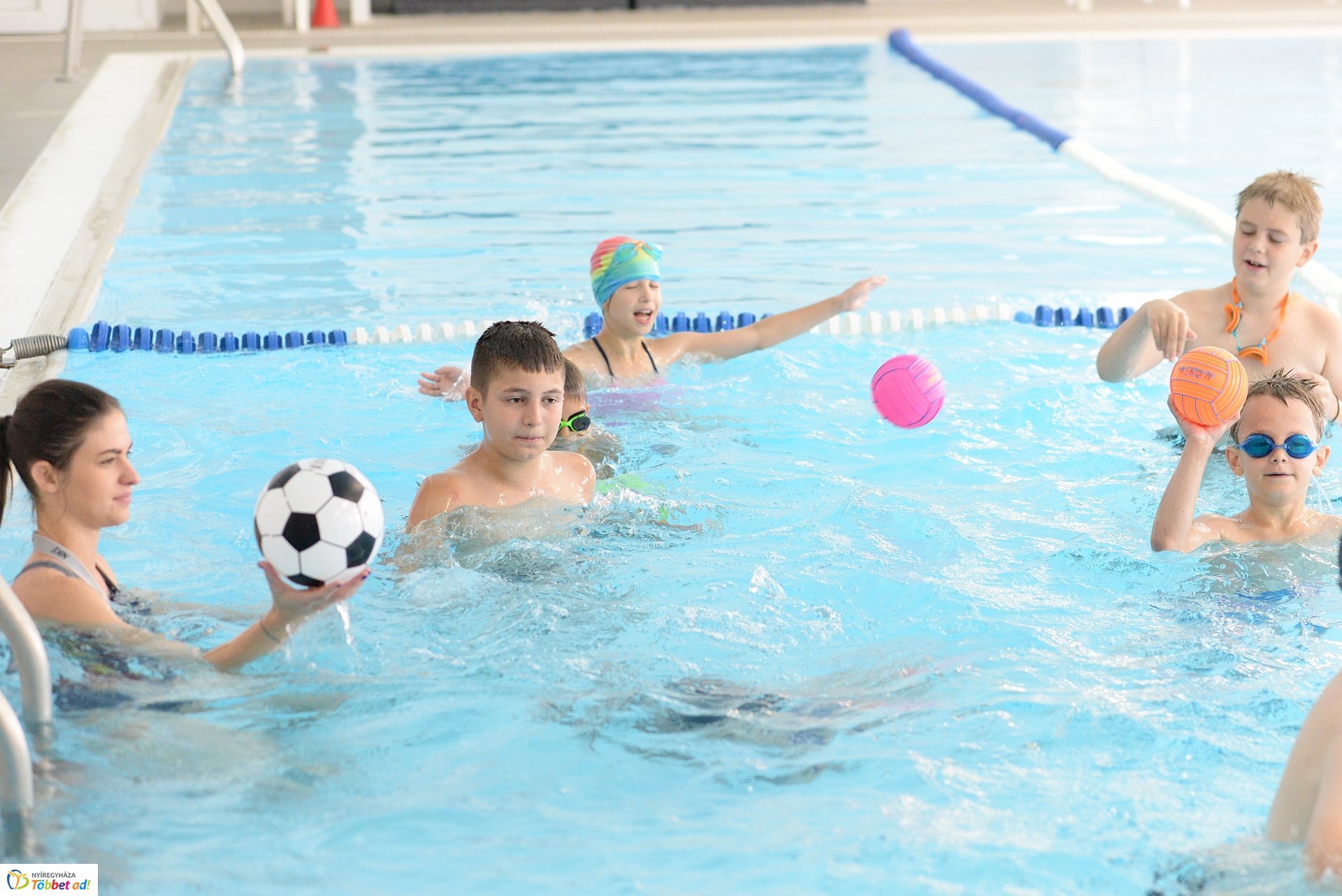 Napközis úszótábor