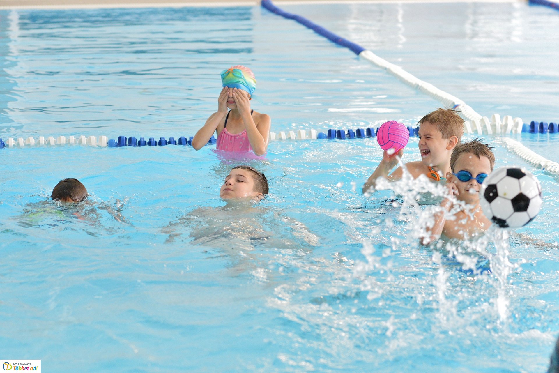 Napközis úszótábor