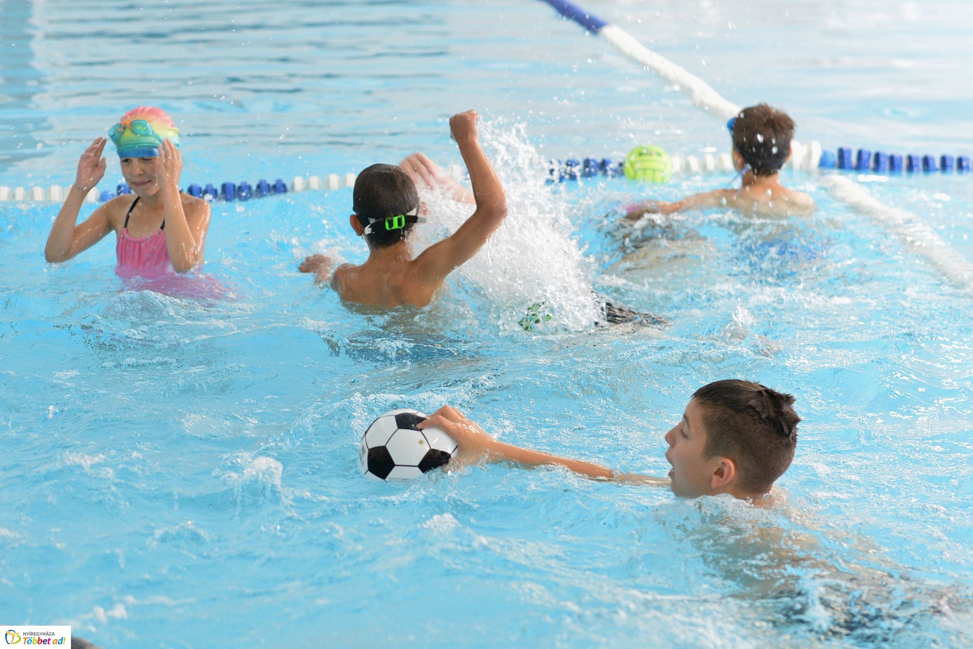 Napközis úszótábor