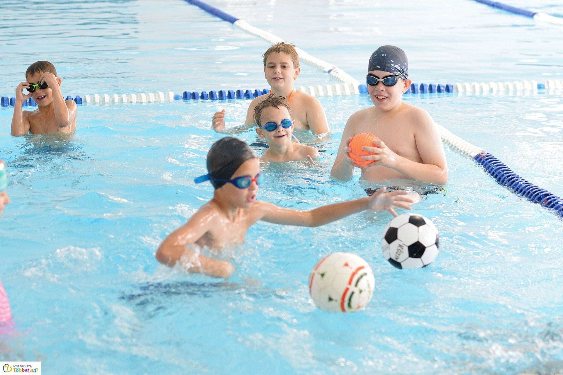 Napközis úszótábor