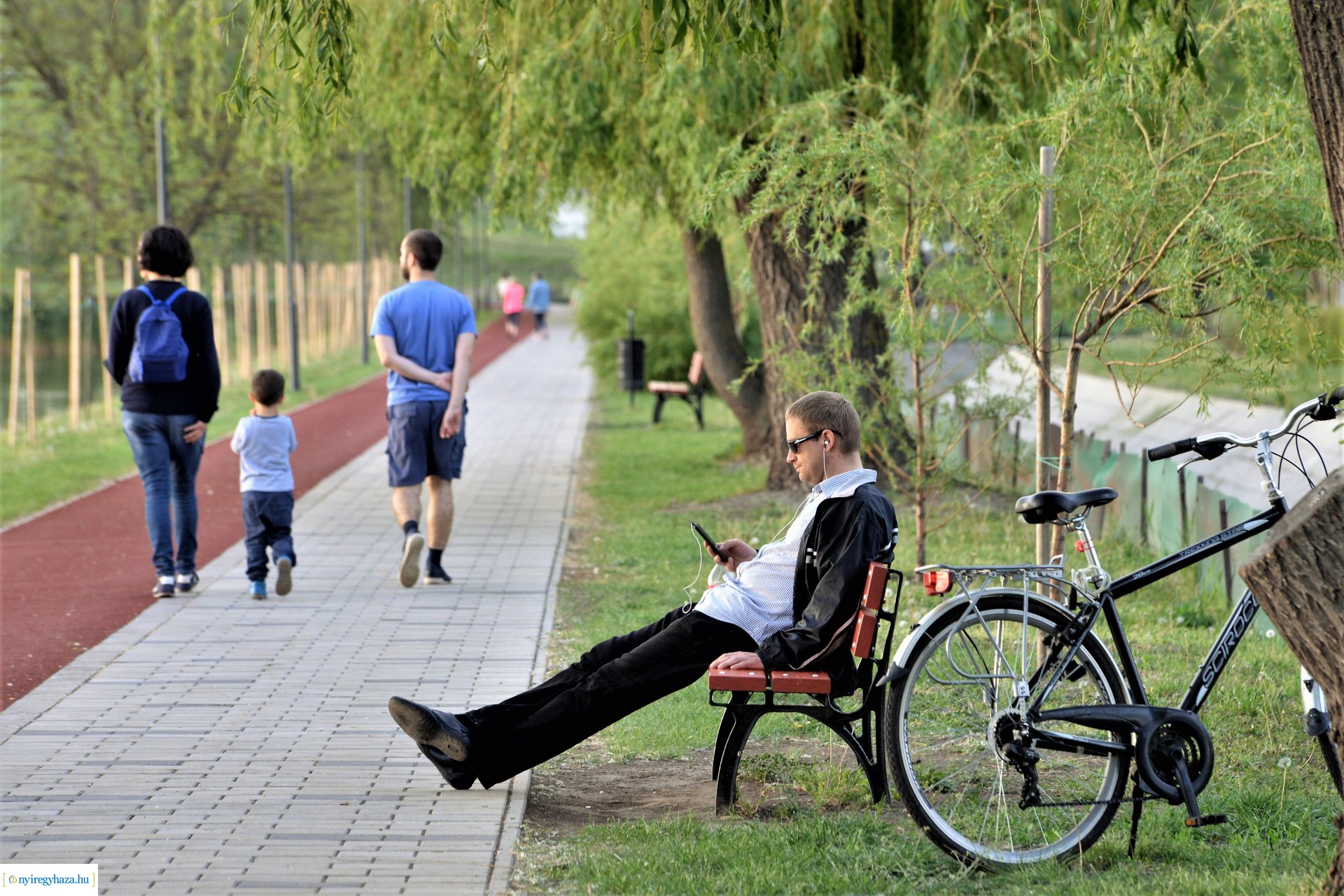 Naplemente a Bujtosi tó partján
