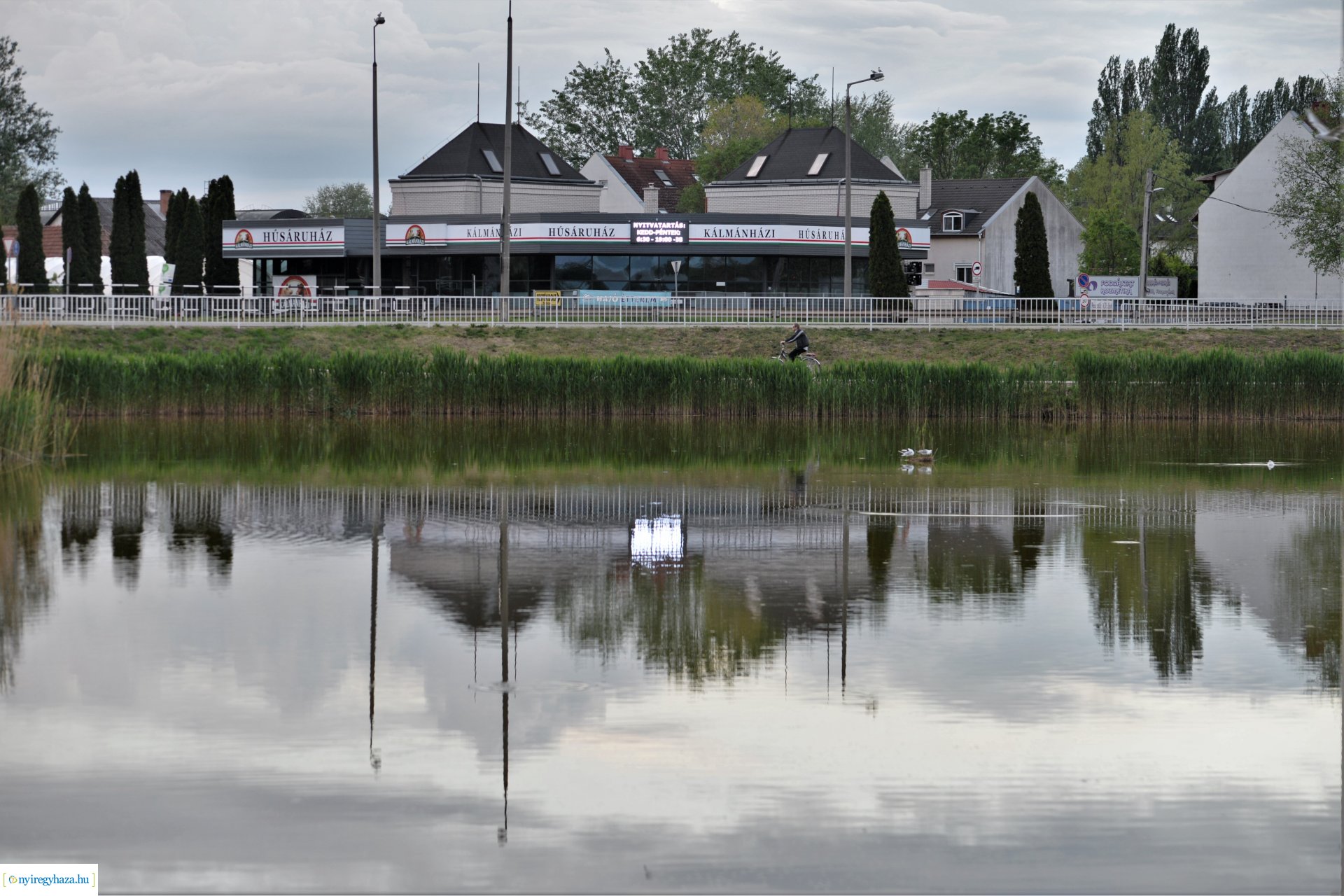 Naplemente a Bujtosi tó partján