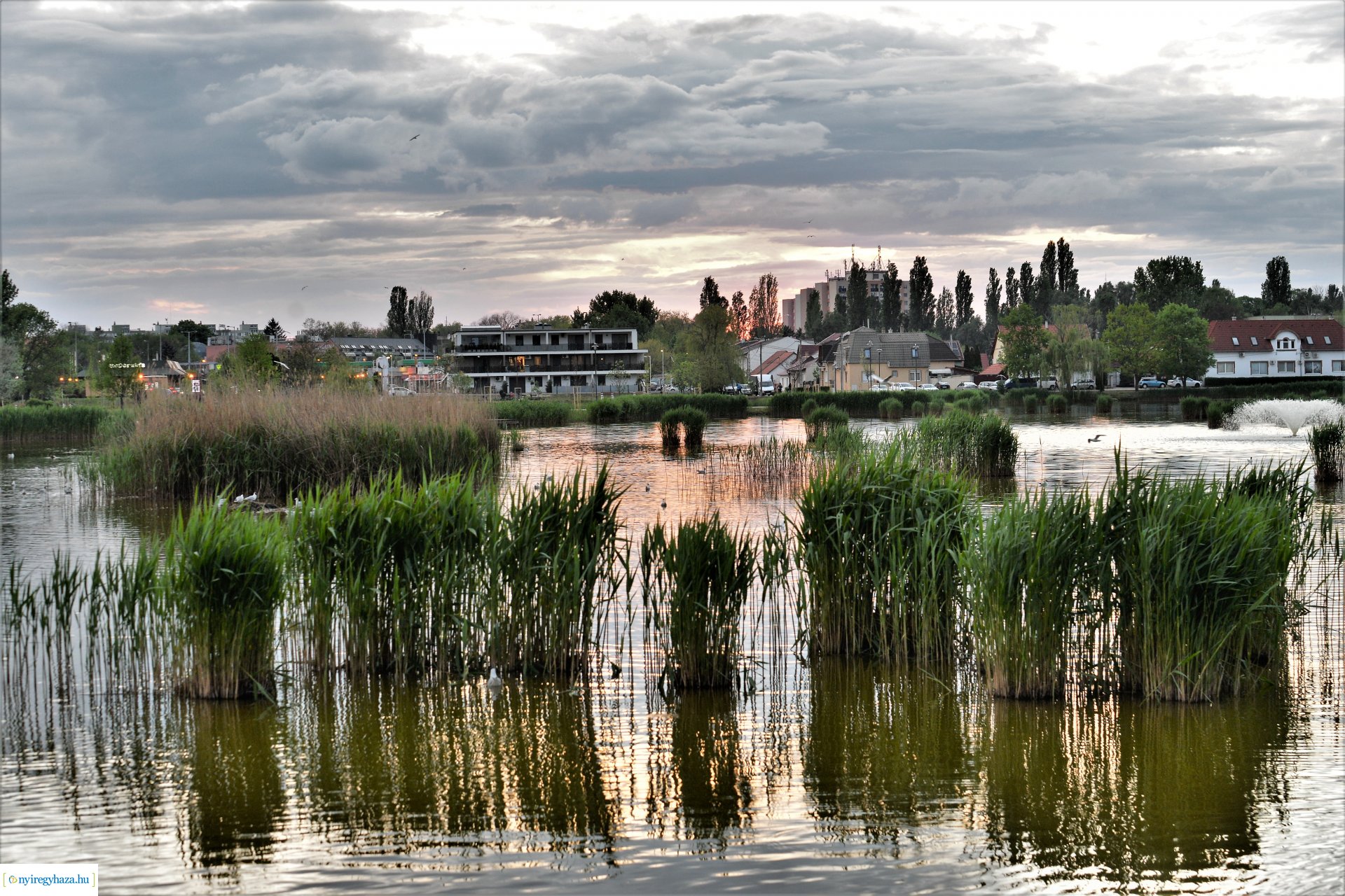 Naplemente a Bujtosi tó partján