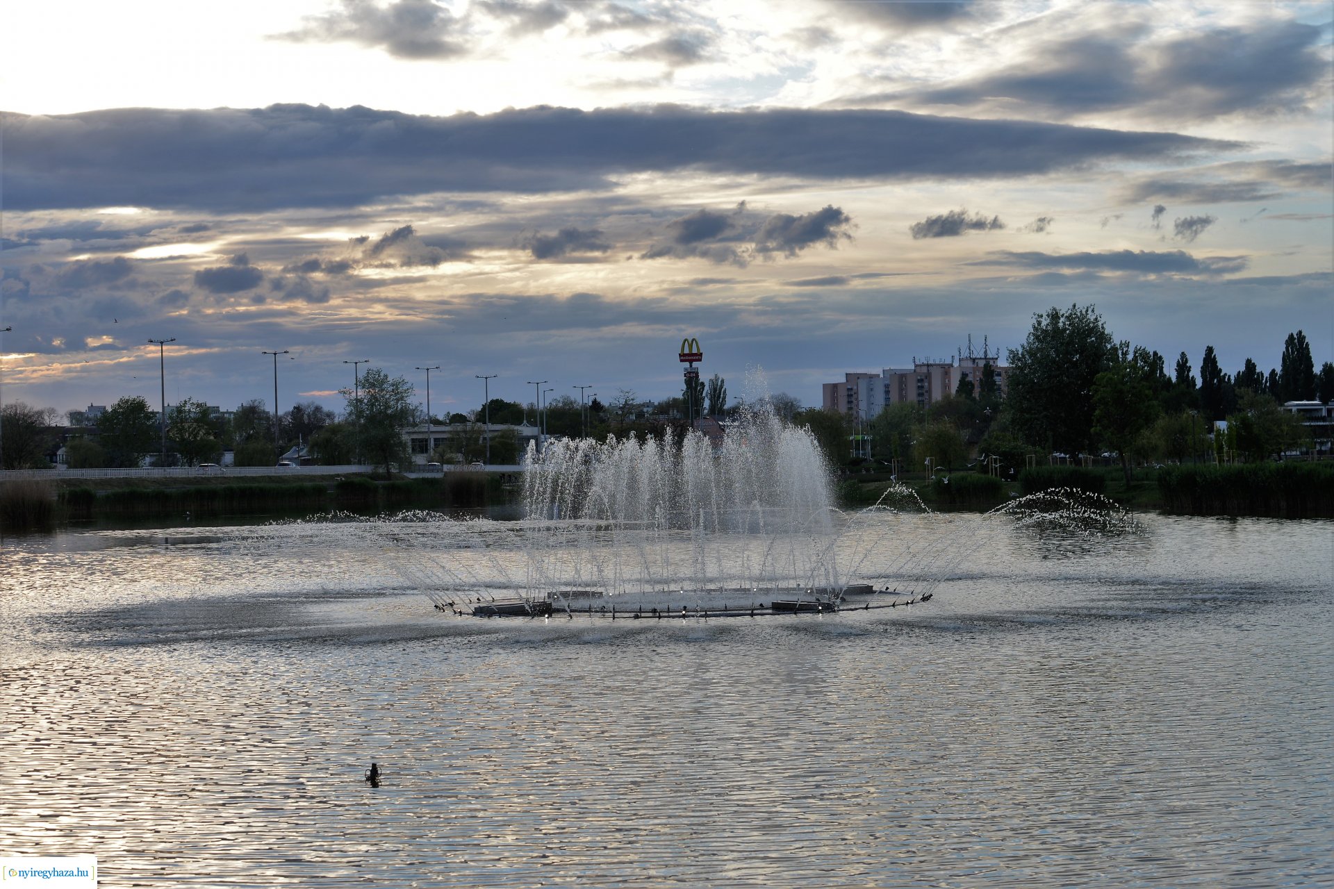 Naplemente a Bujtosi tó partján