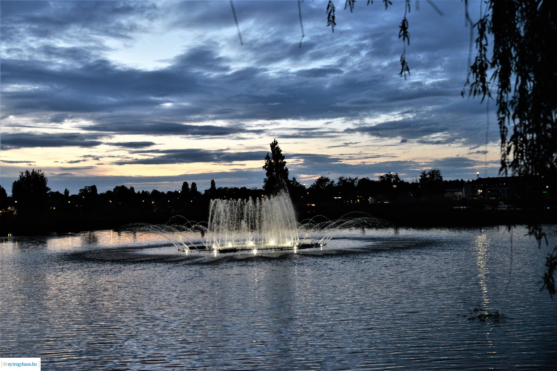 Naplemente a Bujtosi tó partján