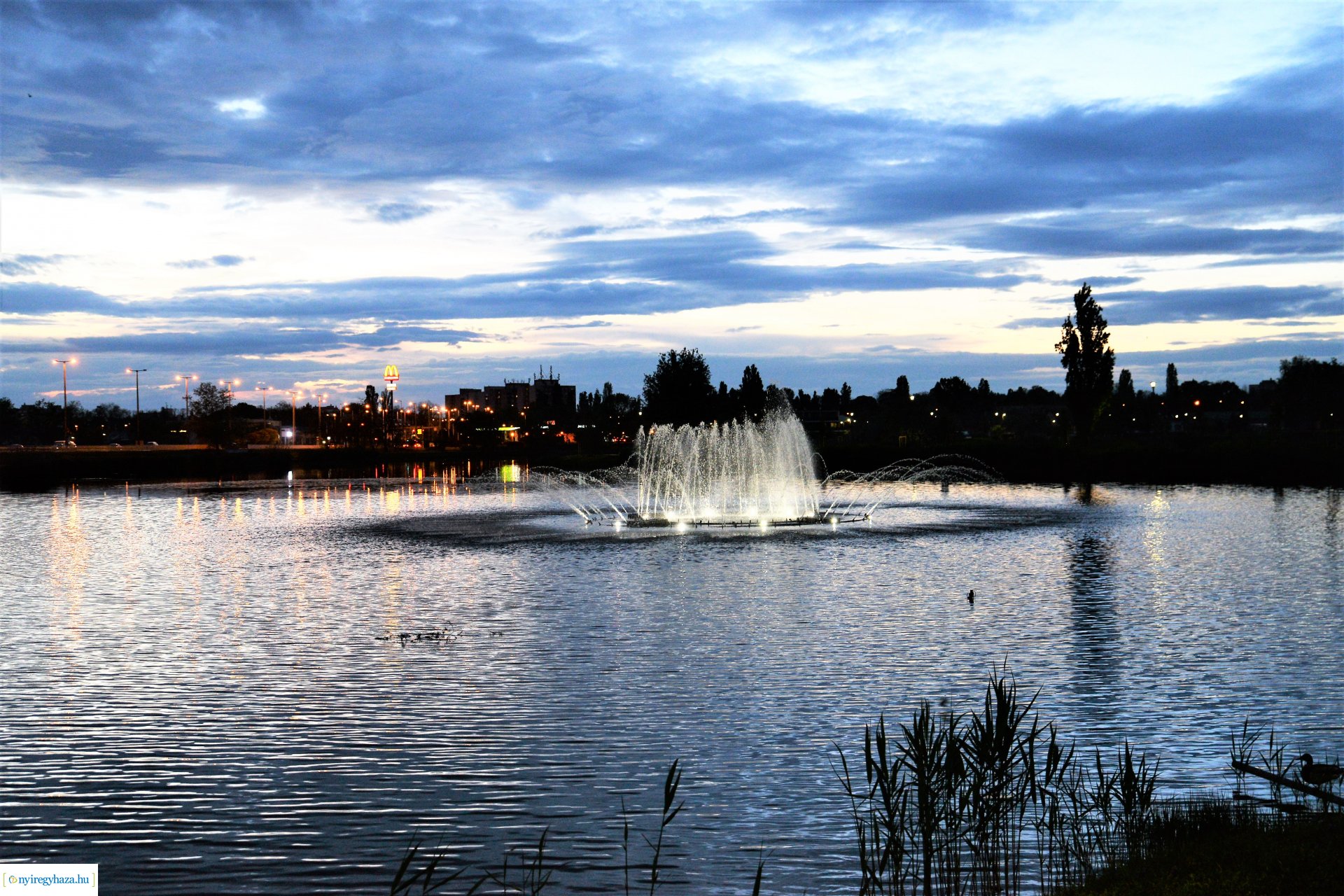 Naplemente a Bujtosi tó partján