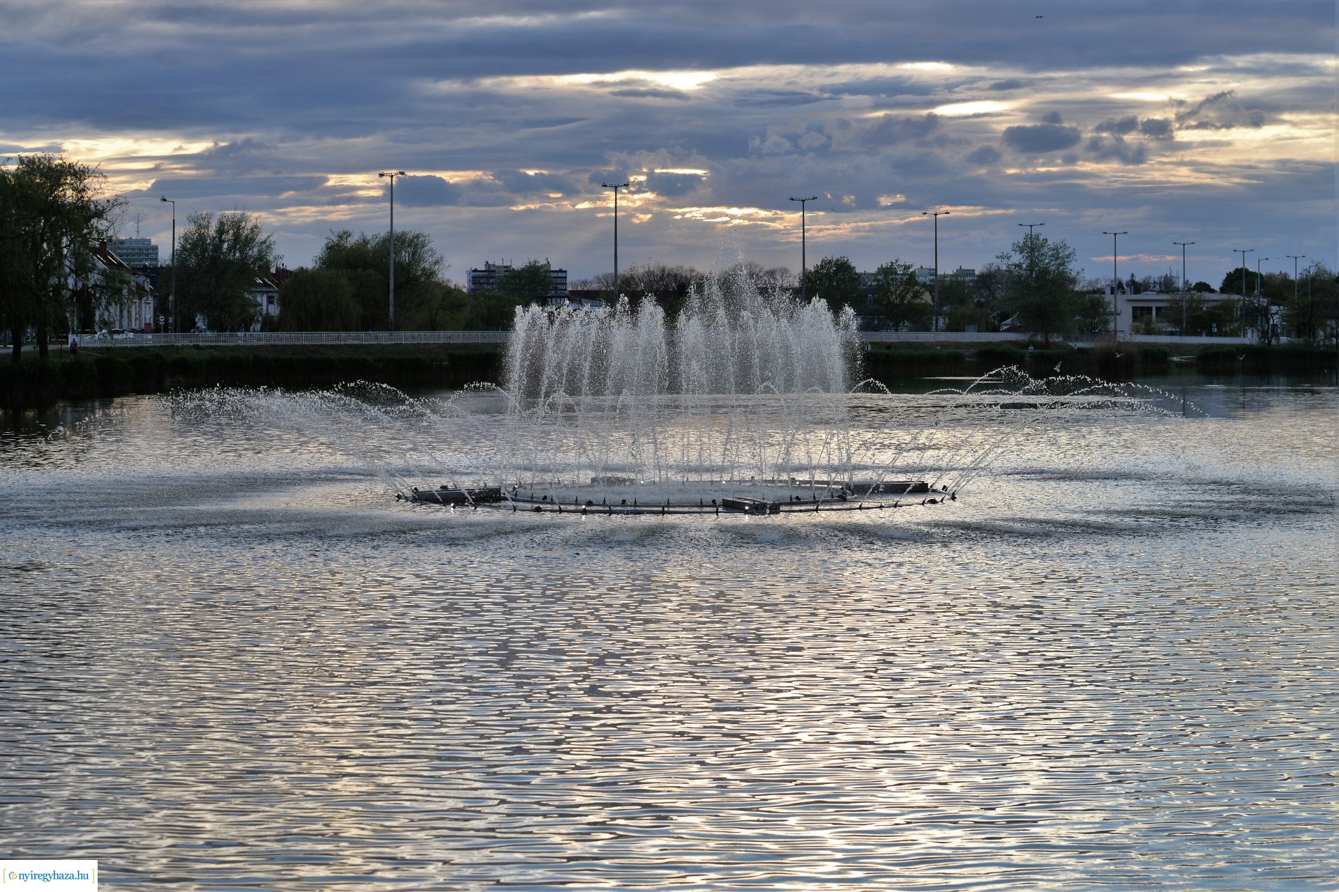 Naplemente a Bujtosi tó partján