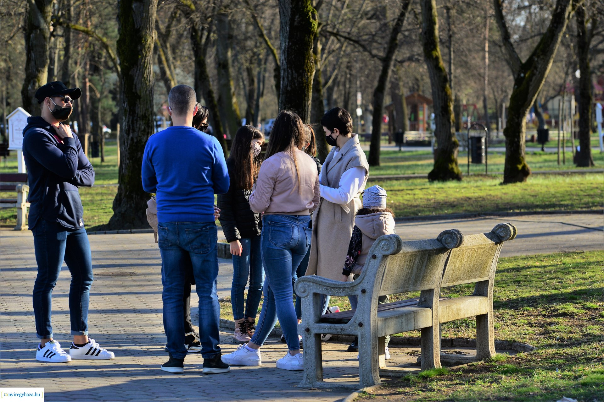 Napsütéses tavaszi délután Sóstón