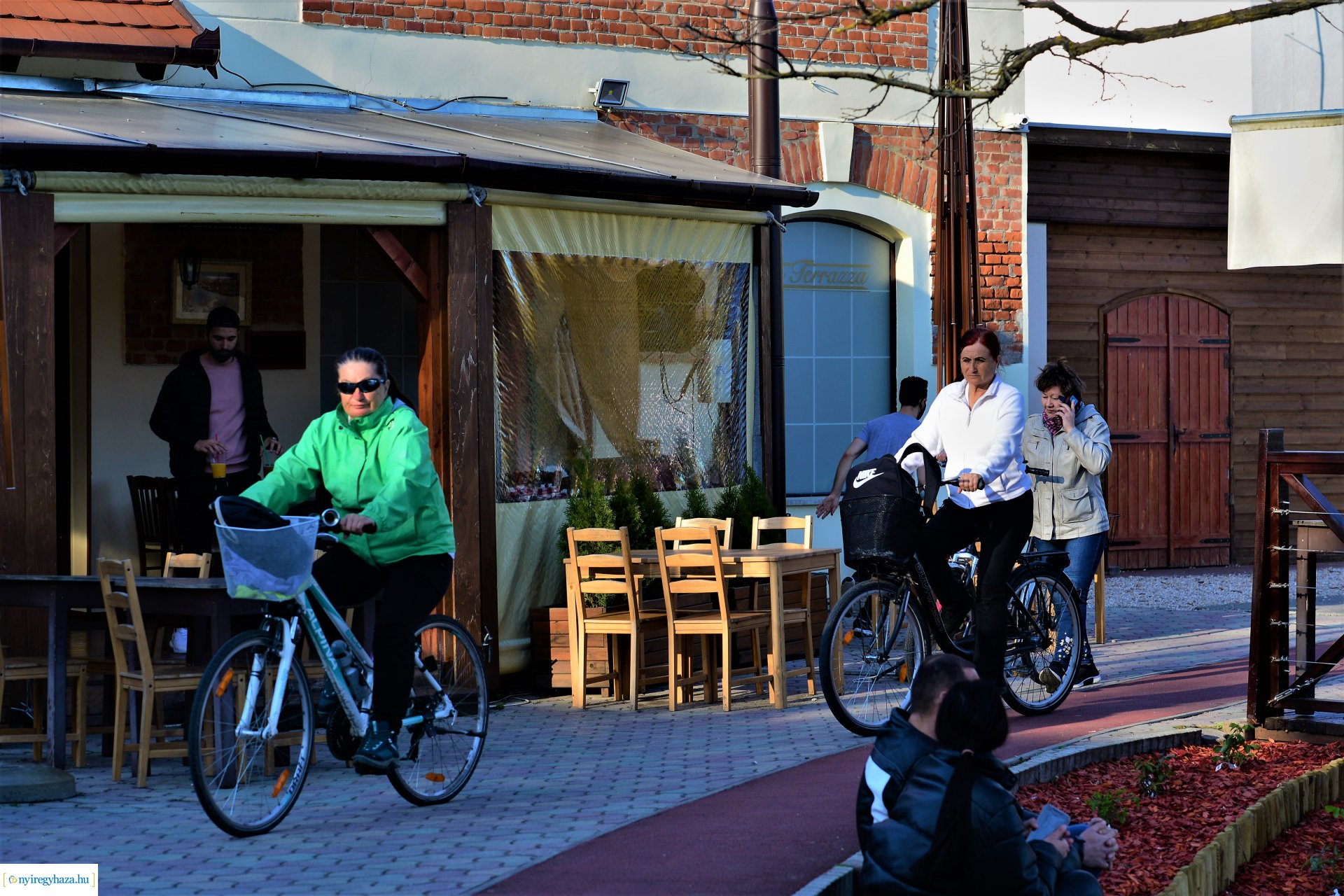 Napsütéses tavaszi délután Sóstón