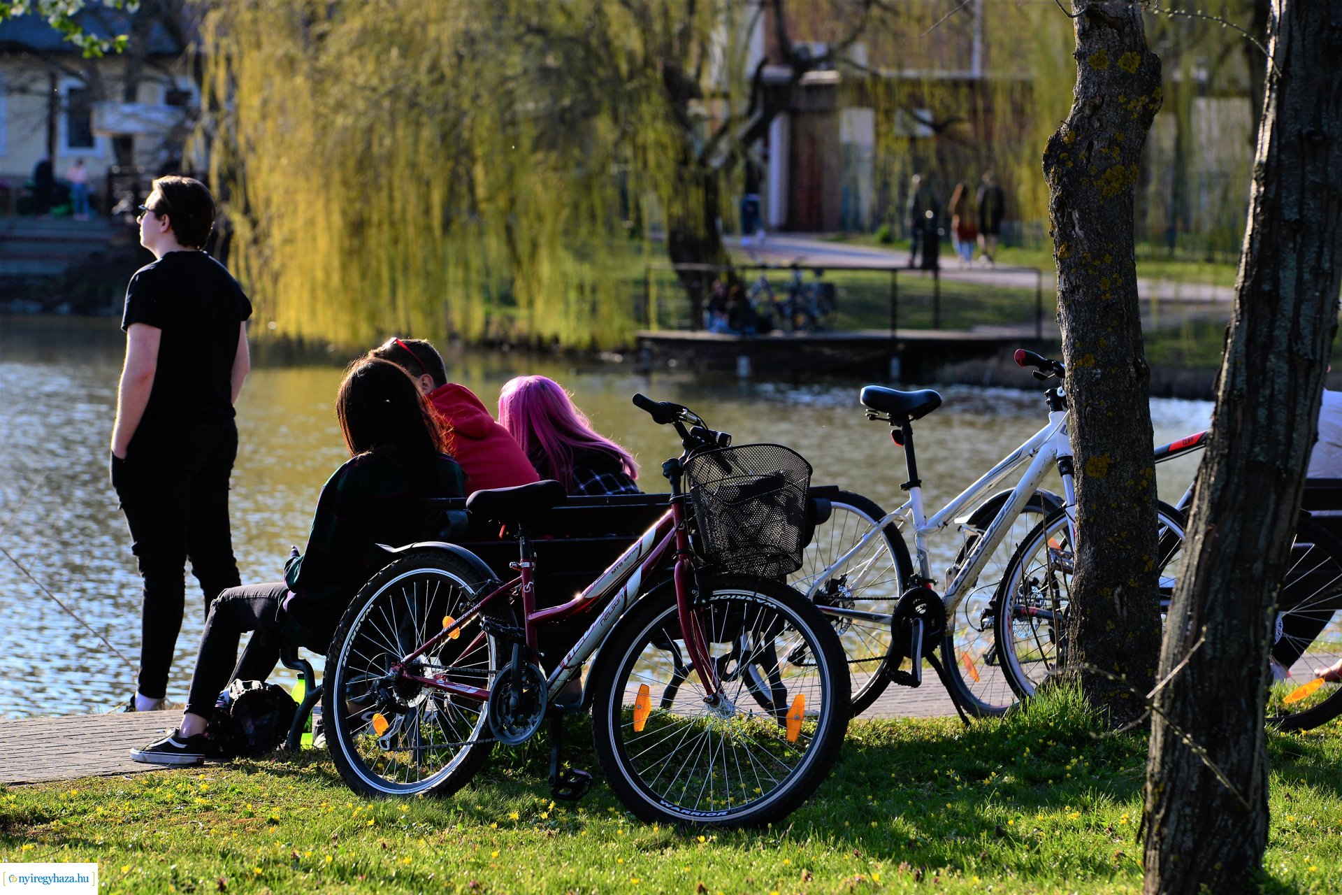 Napsütéses tavaszi délután Sóstón