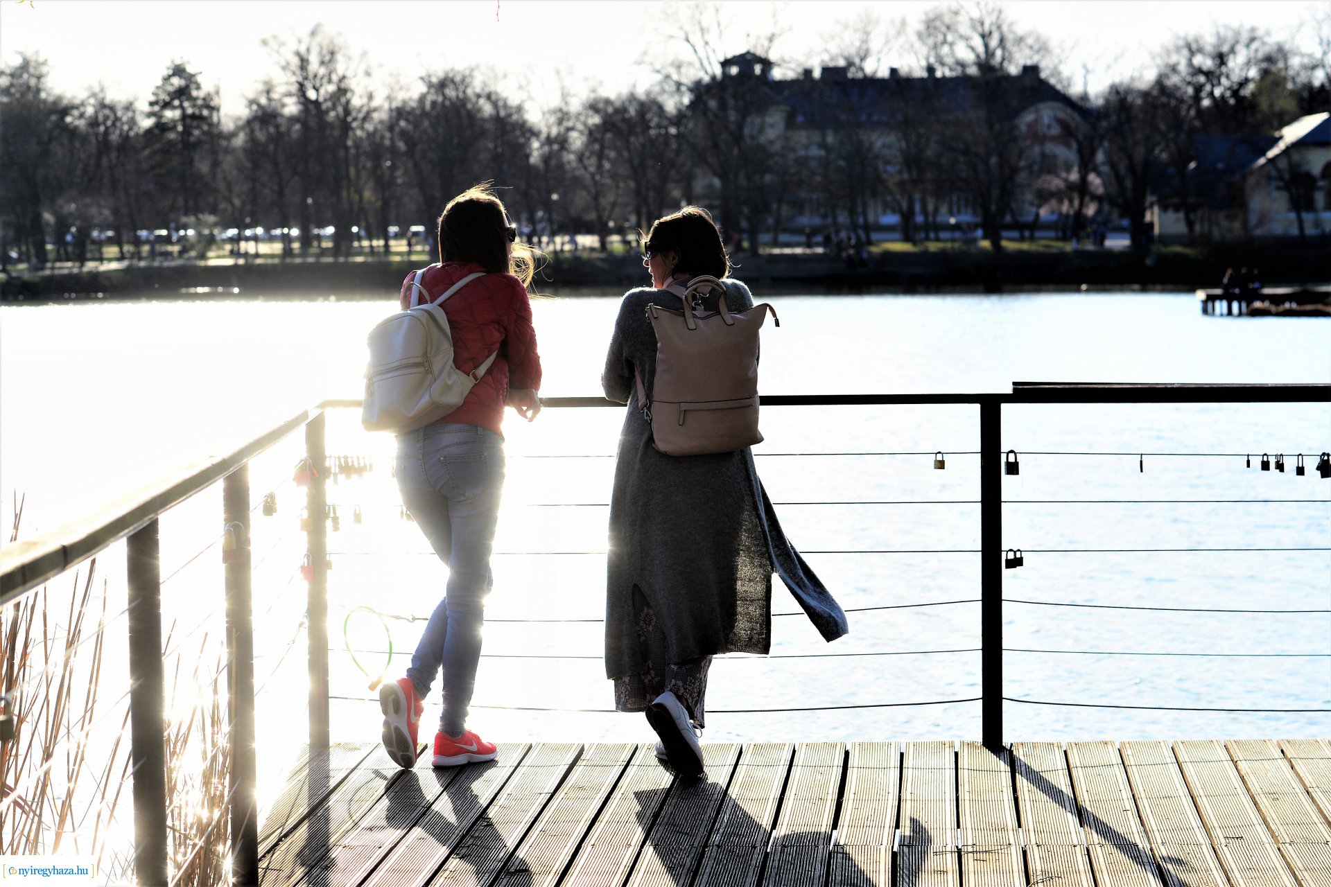 Napsütéses tavaszi délután Sóstón