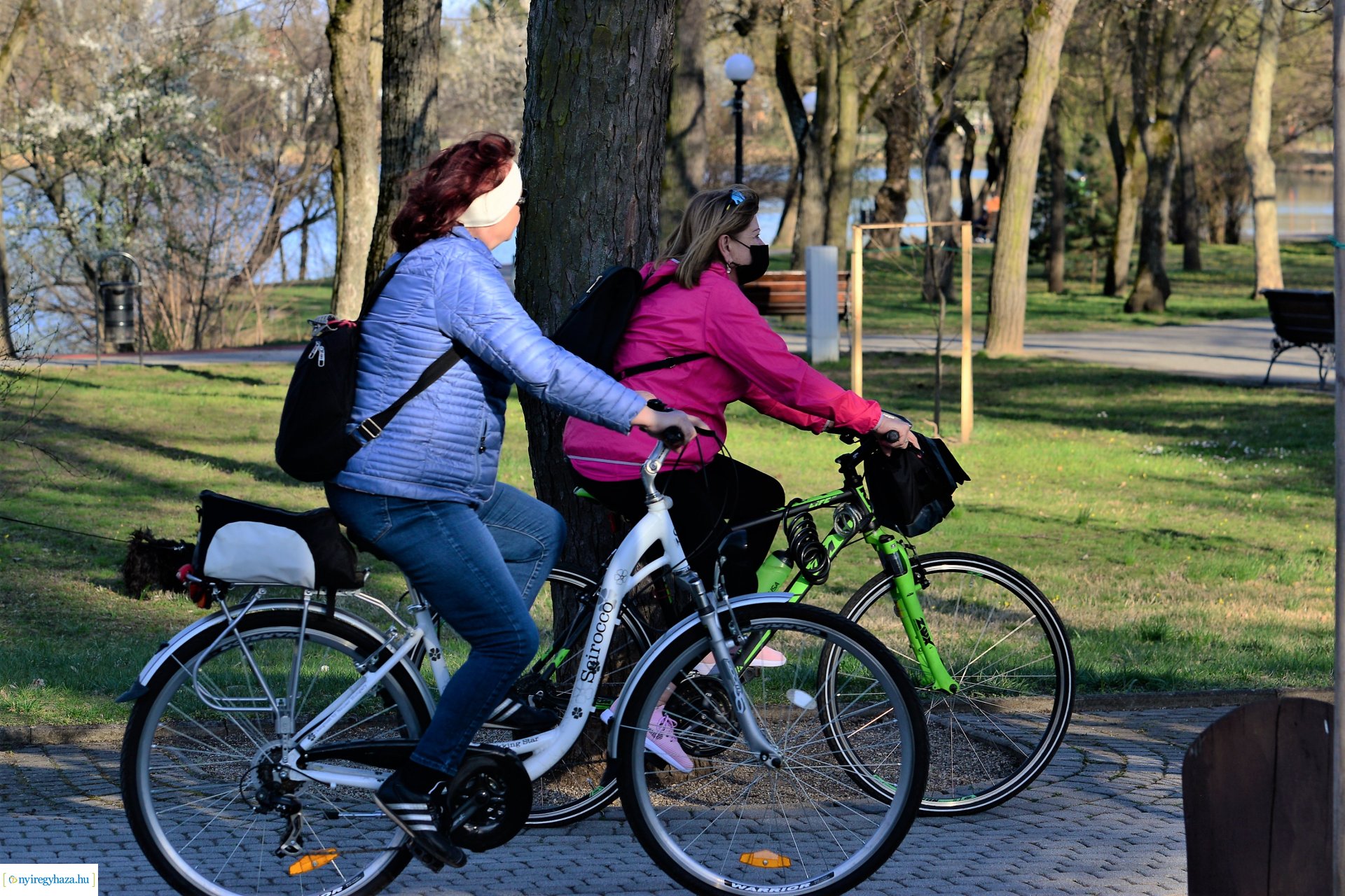 Napsütéses tavaszi délután Sóstón