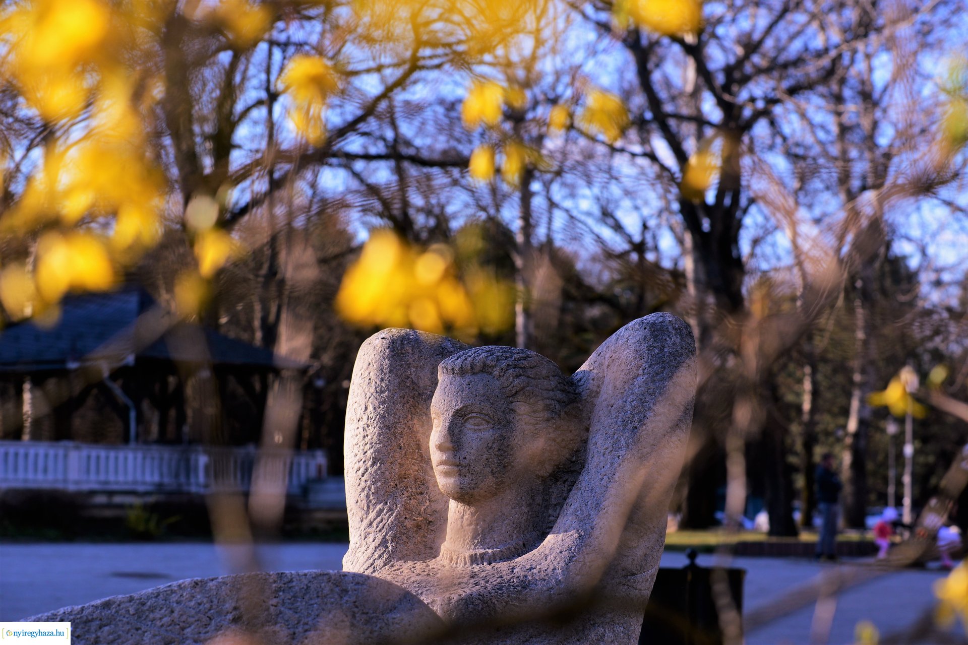 Napsütéses tavaszi délután Sóstón