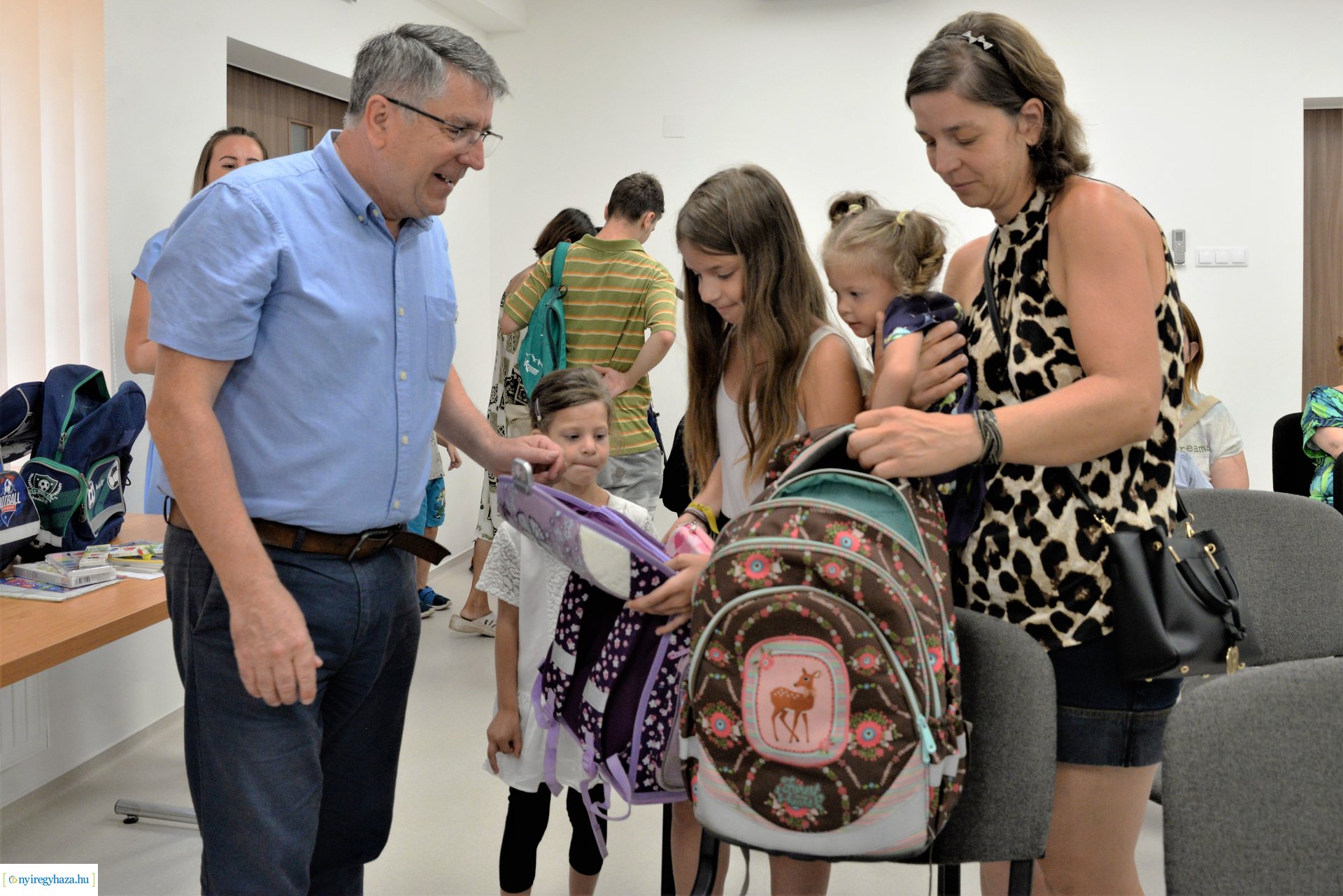 Ne dobd ki az iskolatáskád! - adományátadás 2023