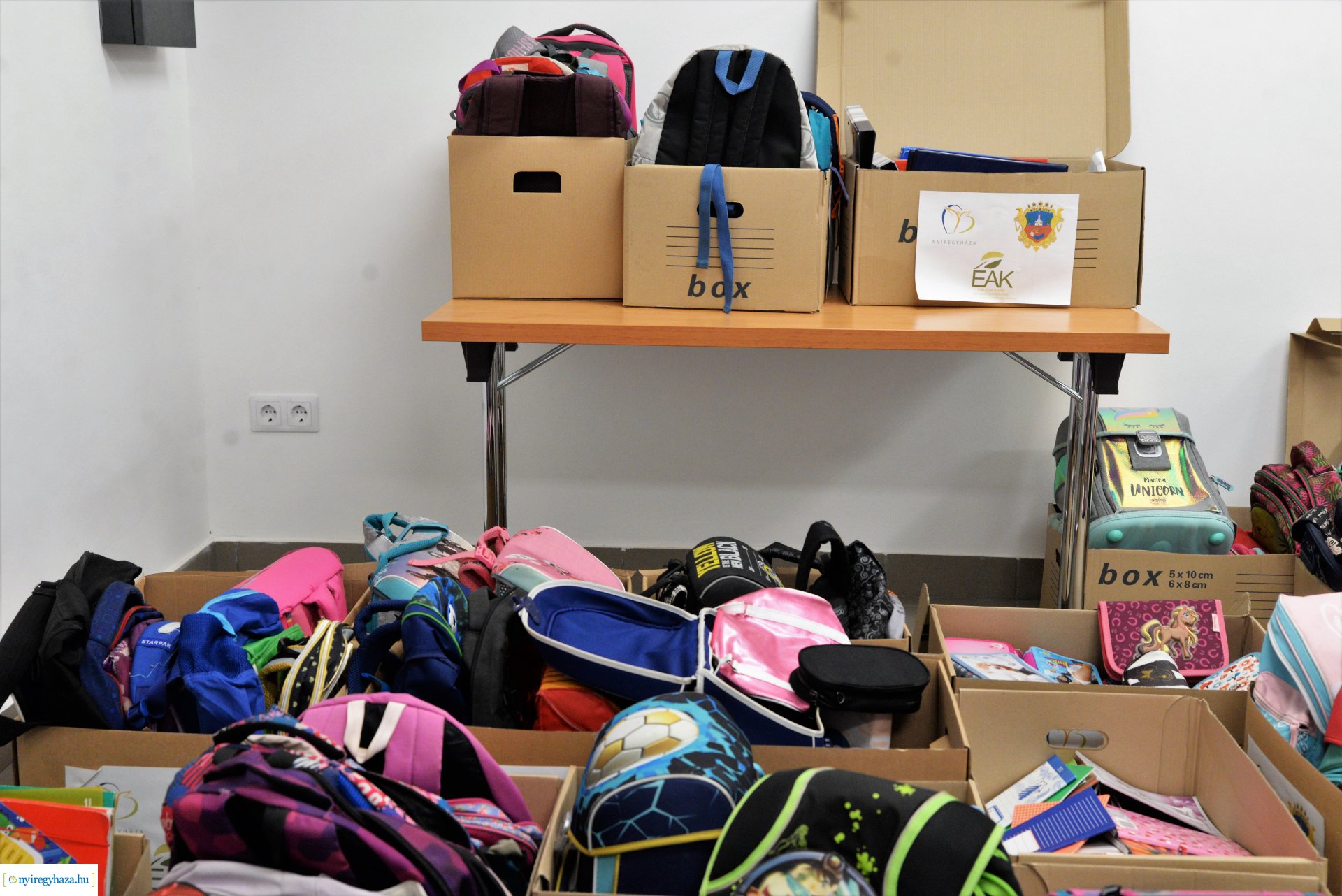 Ne dobd ki az iskolatáskád! - adományátadás 2023