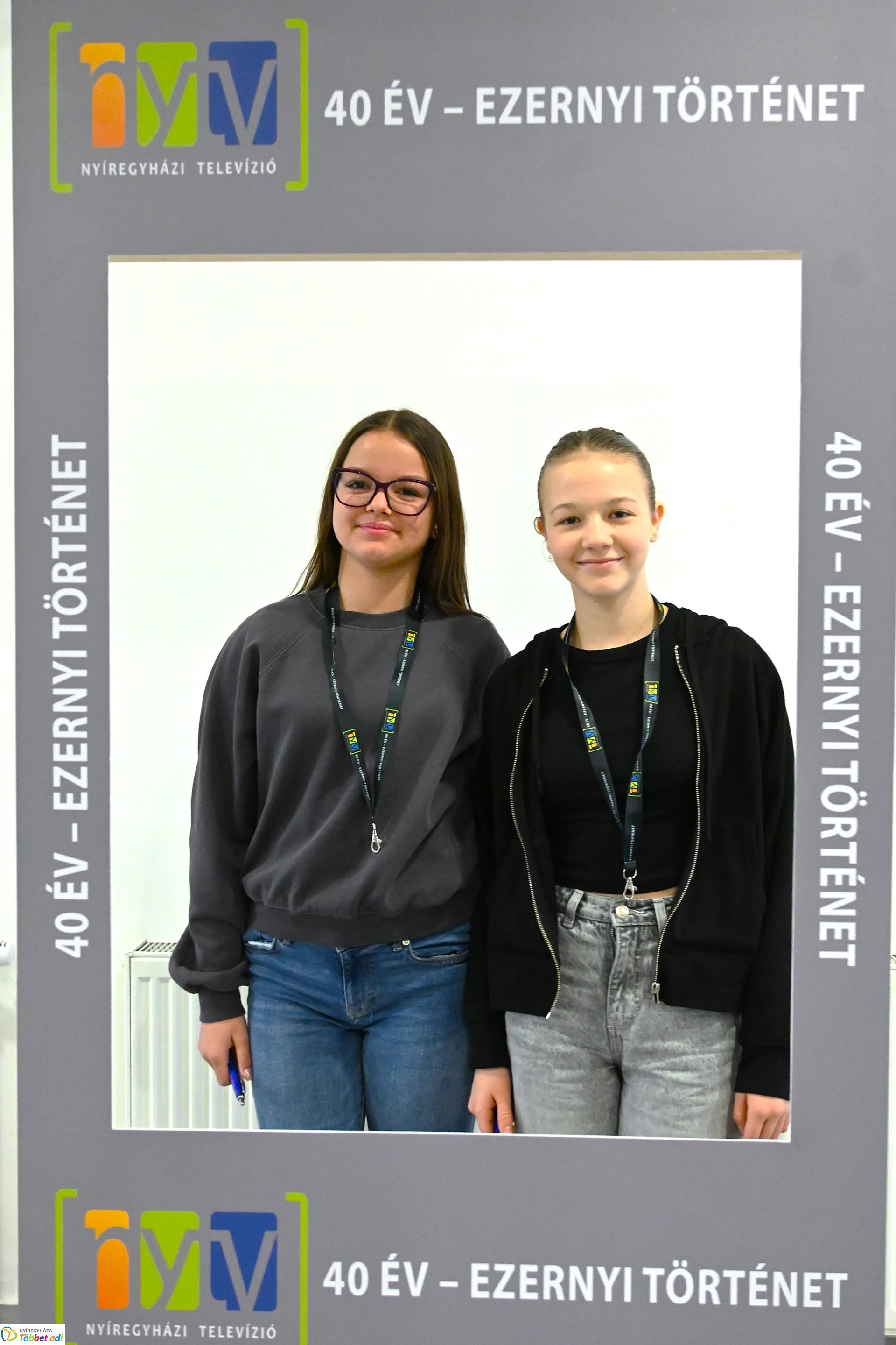 Negyven éves a Nyíregyházi Televízió - iskolások látogattak a stúdióba a születésnapon (csütörtök)