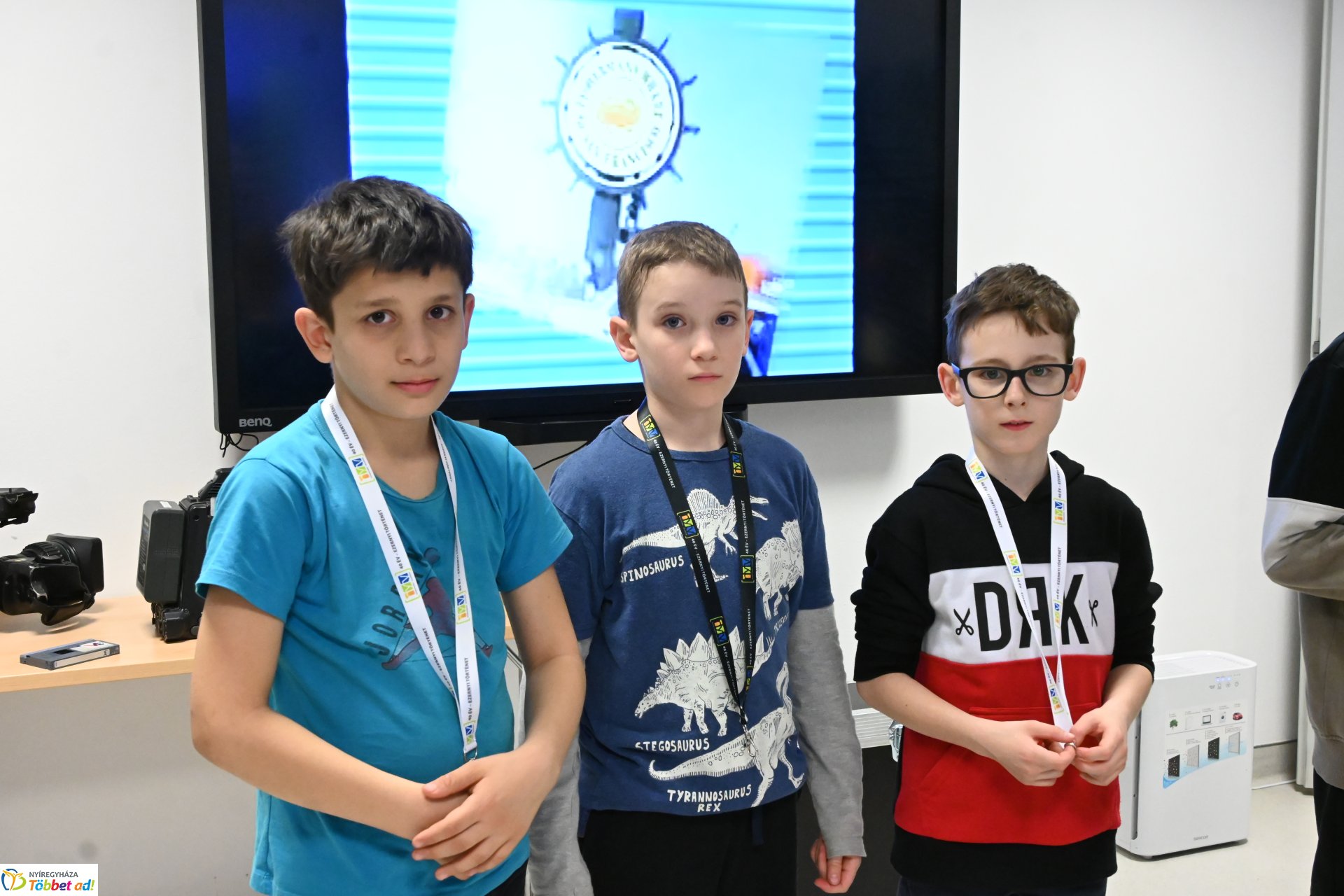 Negyven éves a Nyíregyházi Televízió - iskolások látogattak a stúdióba a születésnapon (csütörtök)