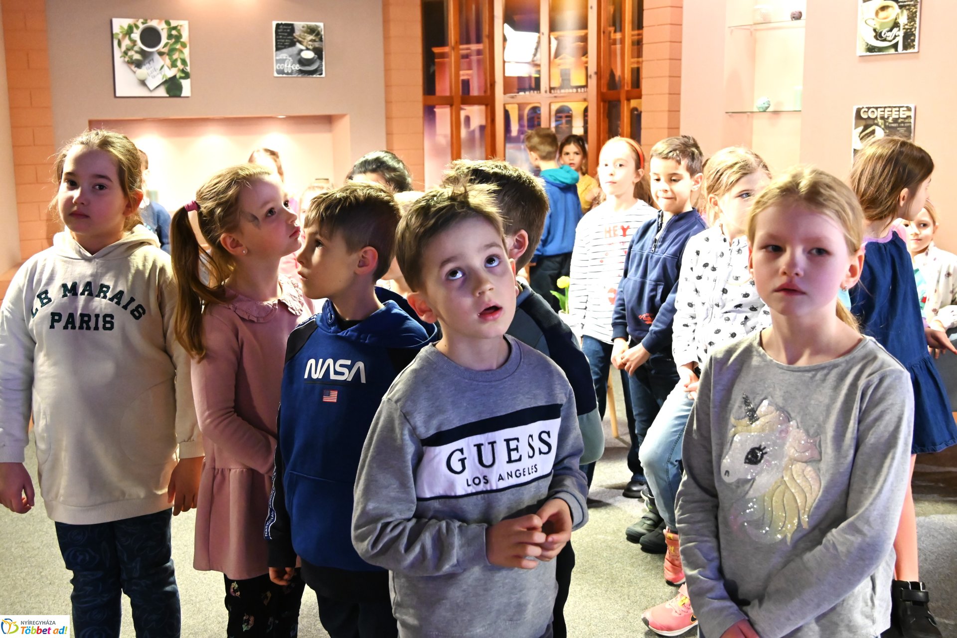 Negyven éves a Nyíregyházi Televízió-iskolások látogattak a stúdióba a születésnapon (kedd)