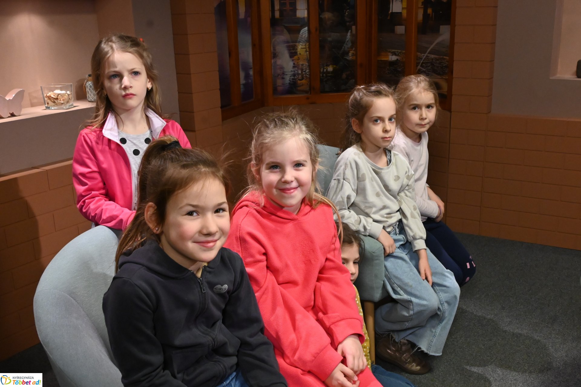 Negyven éves a Nyíregyházi Televízió-iskolások látogattak a stúdióba a születésnapon (kedd)