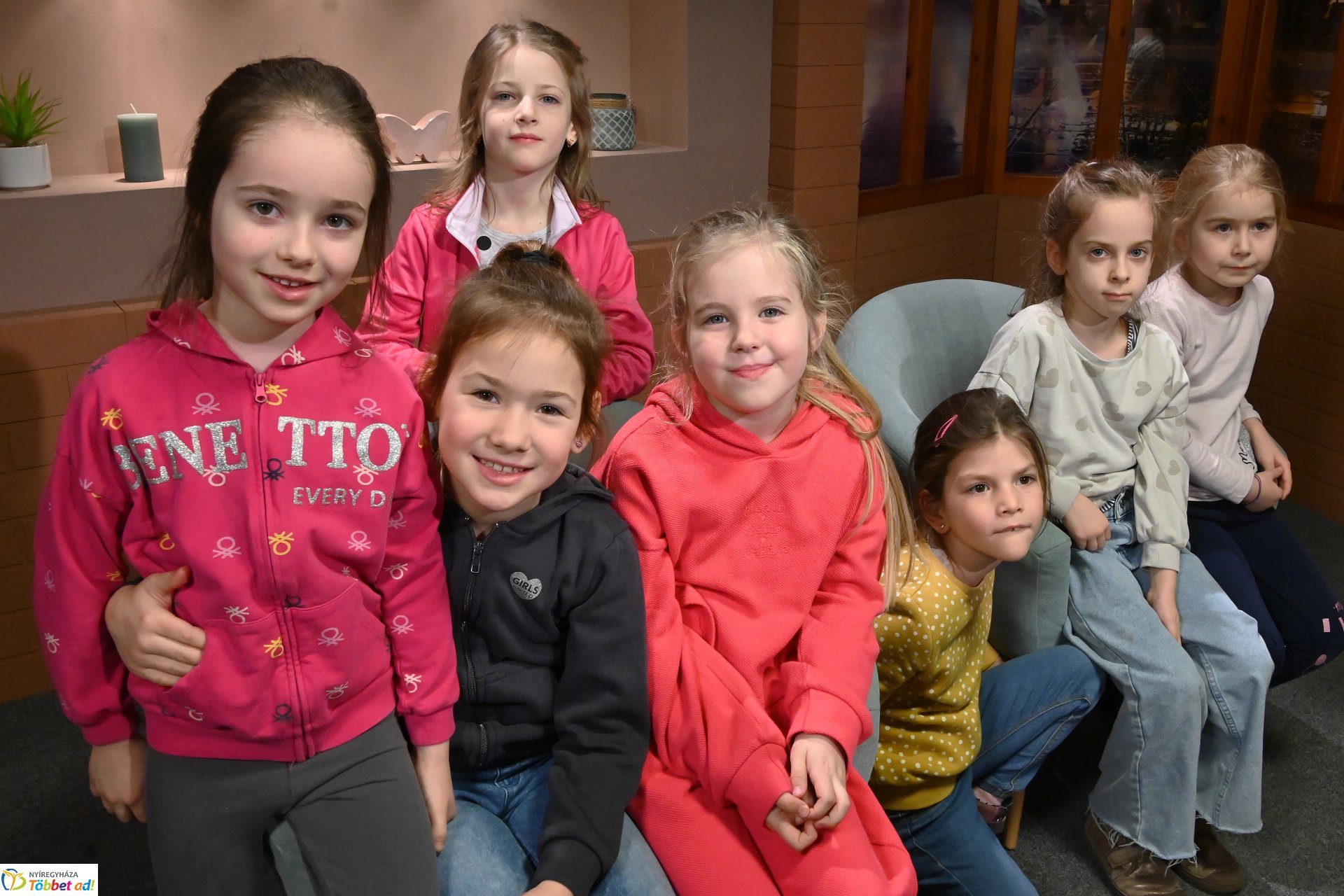 Negyven éves a Nyíregyházi Televízió-iskolások látogattak a stúdióba a születésnapon (kedd)