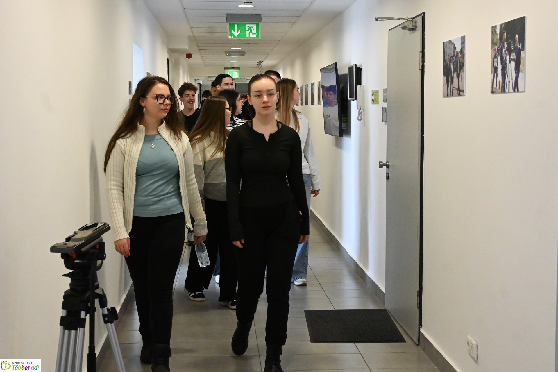 Negyven éves a Nyíregyházi Televízió-iskolások látogattak a stúdióba a születésnapon (kedd)