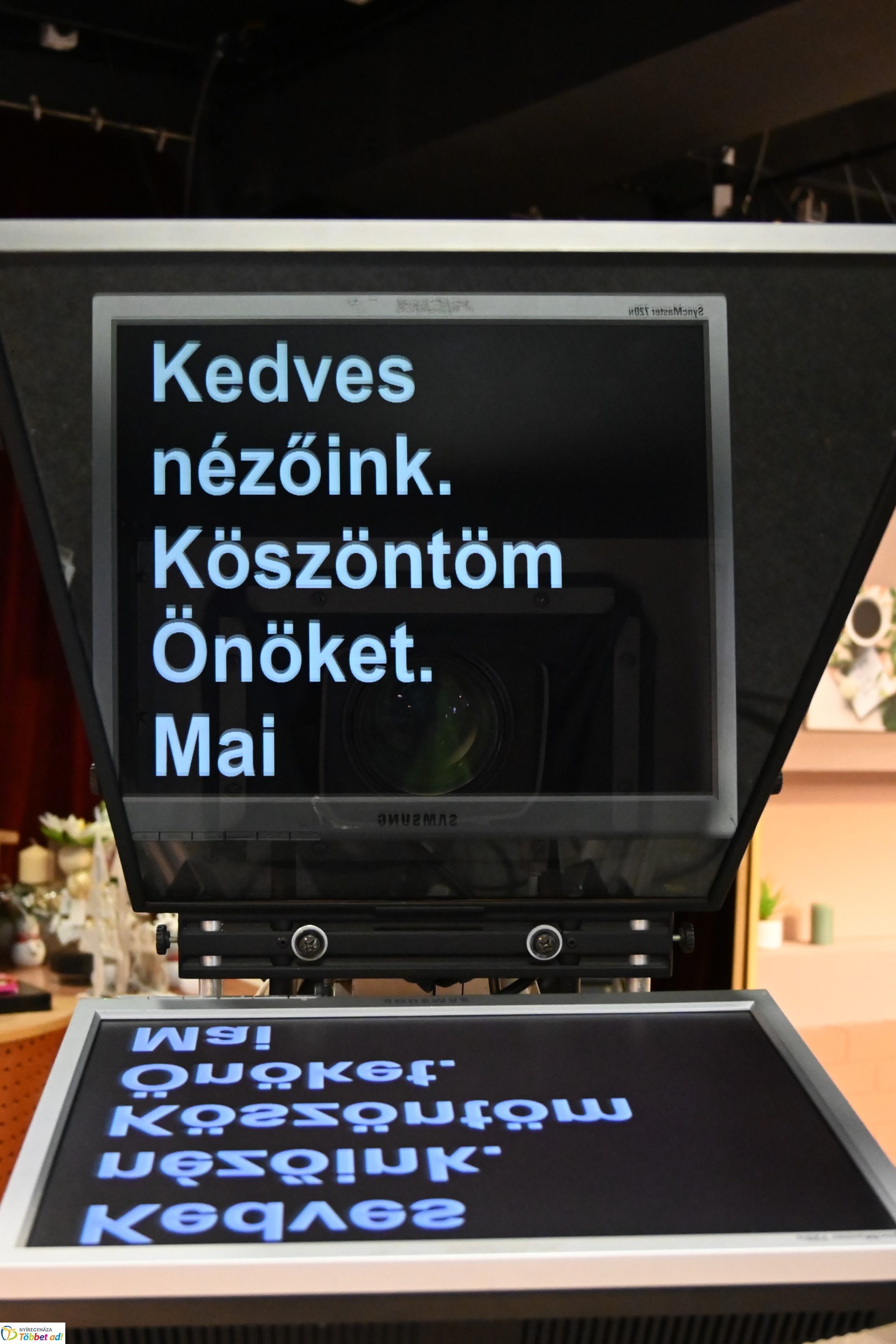 Negyven éves a Nyíregyházi Televízió - iskolások látogattak a stúdióba a születésnapon (péntek)