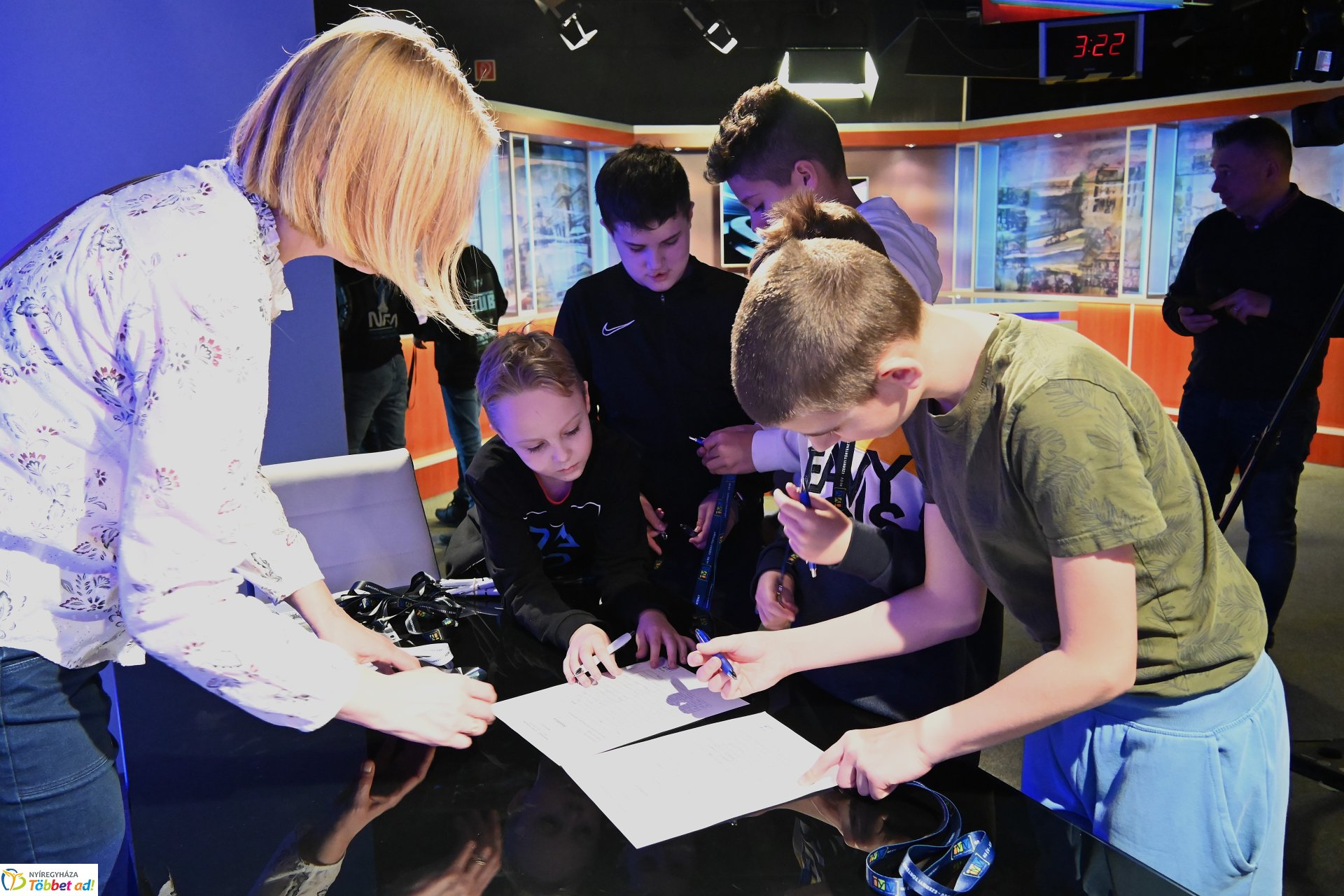 Negyven éves a Nyíregyházi Televízió-iskolások látogattak a stúdióba a születésnapon (hétfő)