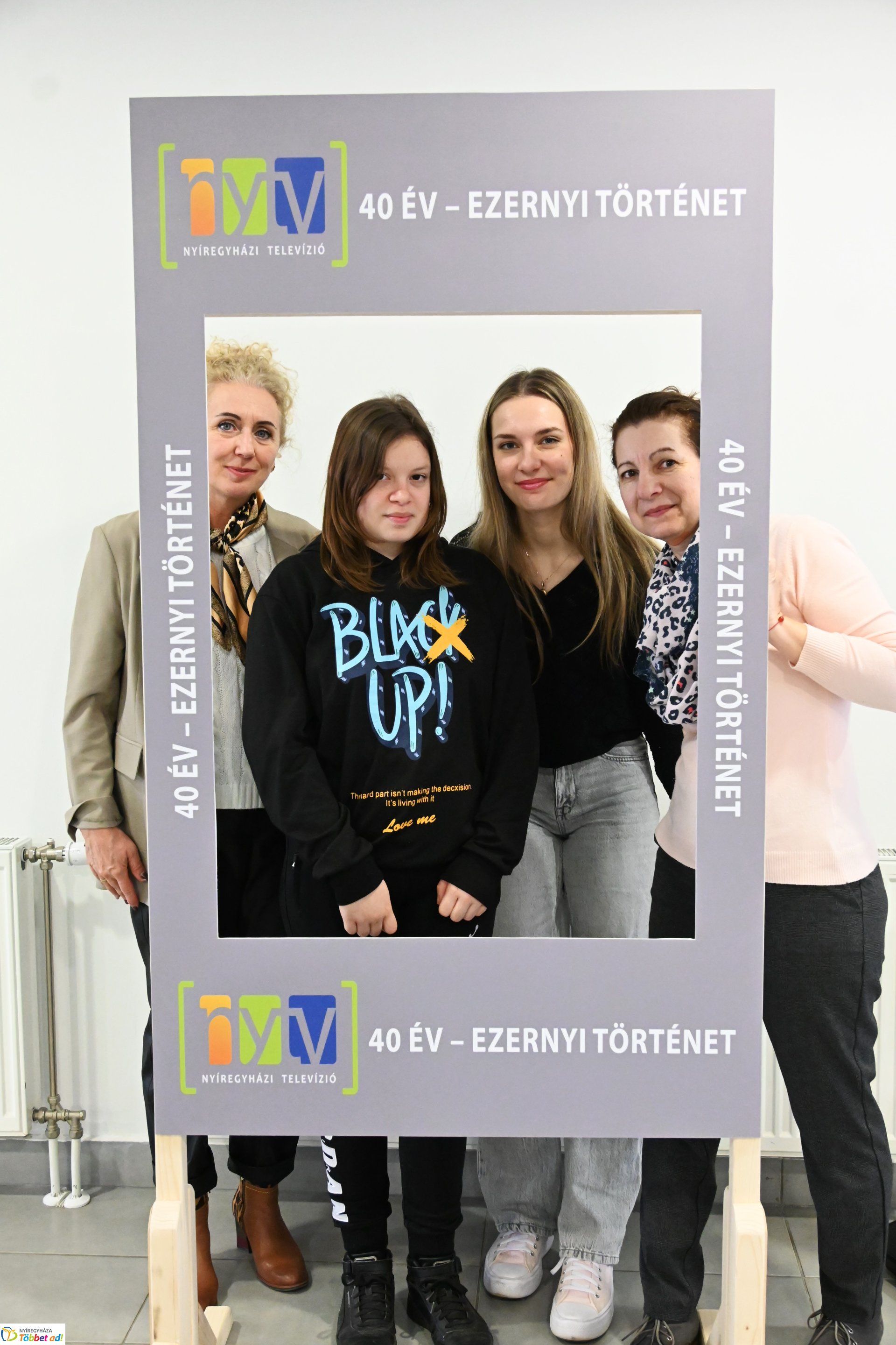 Negyven éves a Nyíregyházi Televízió-iskolások látogattak a stúdióba a születésnapon (hétfő)