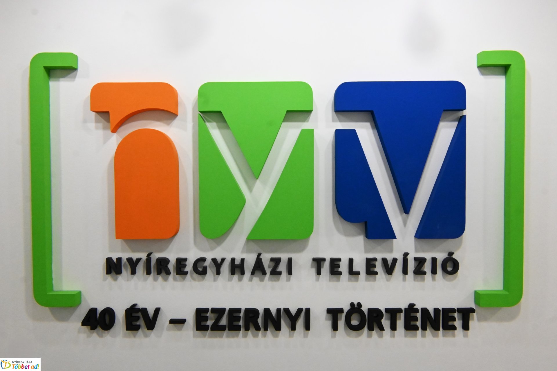 Negyven éves a Nyíregyházi Televízió-iskolások látogattak a stúdióba a születésnapon (hétfő)