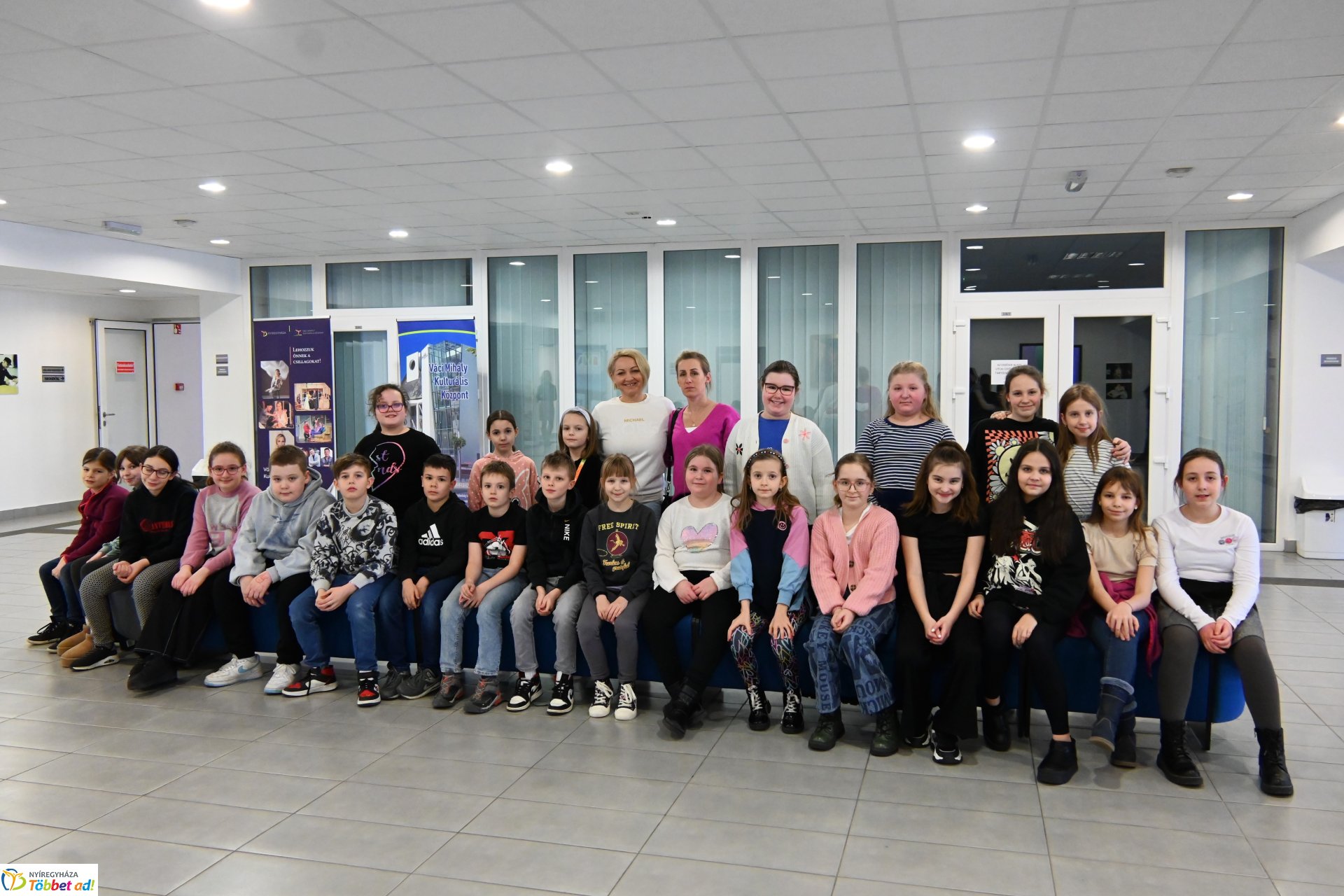 Negyven éves a Nyíregyházi Televízió-iskolások látogattak a stúdióba a születésnapon (hétfő)