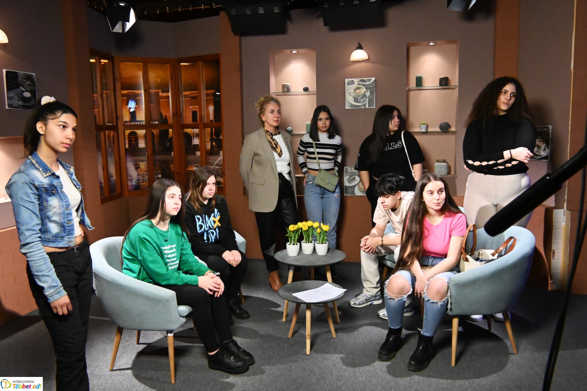 Negyven éves a Nyíregyházi Televízió-iskolások látogattak a stúdióba a születésnapon (hétfő)