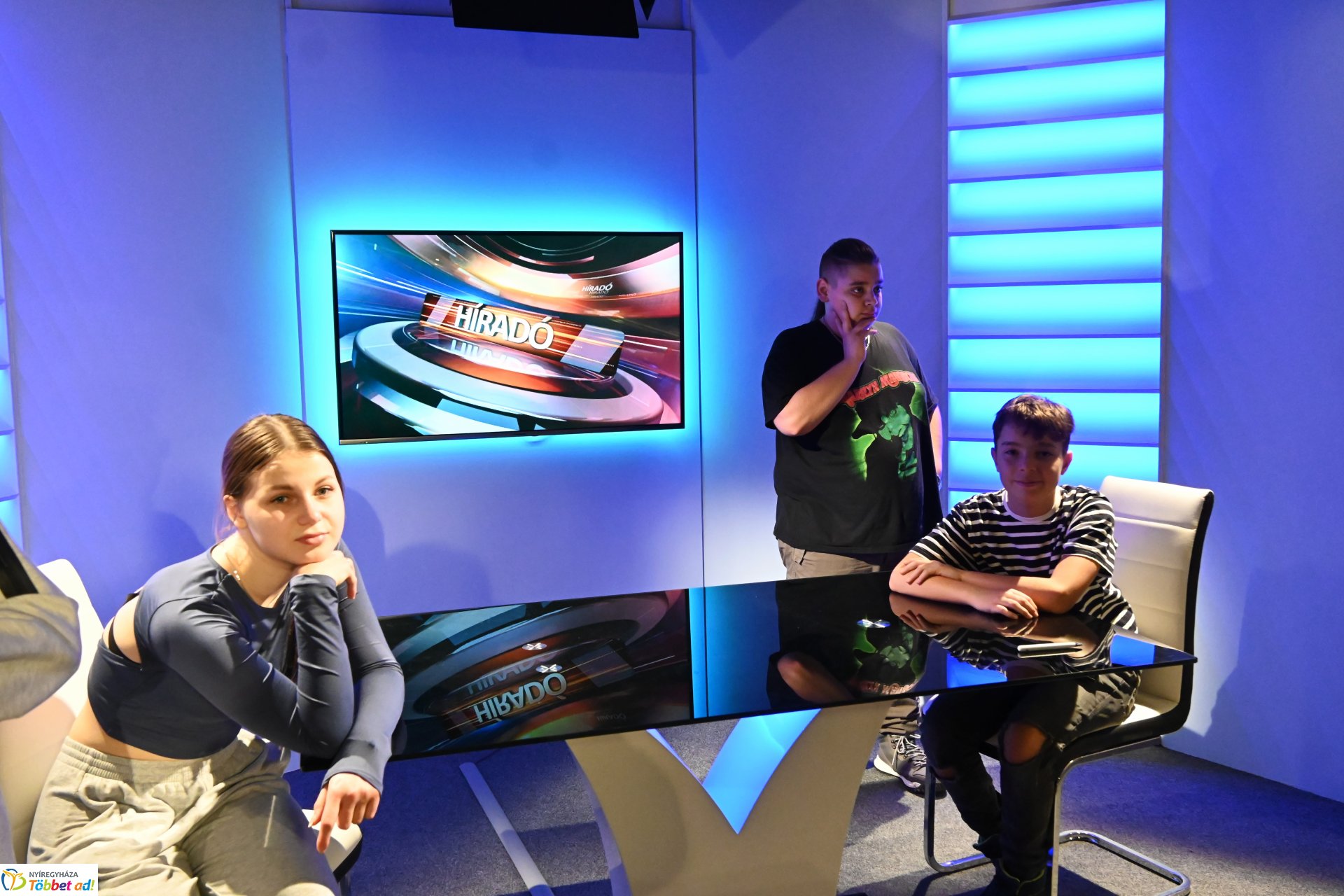 Negyven éves a Nyíregyházi Televízió-iskolások látogattak a stúdióba a születésnapon (hétfő)