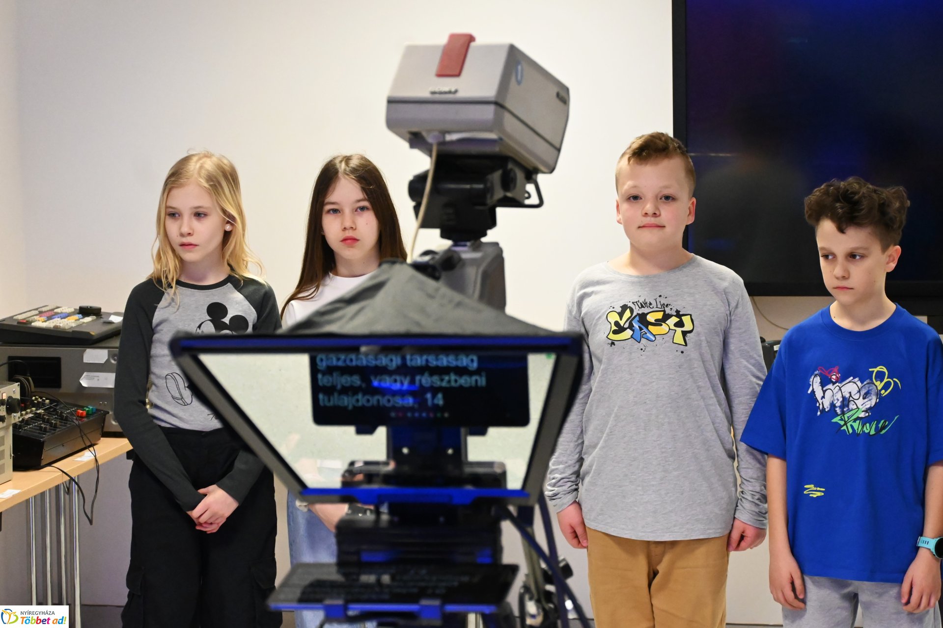 Negyven éves a Nyíregyházi Televízió-iskolások látogattak a stúdióba a születésnapon (hétfő)