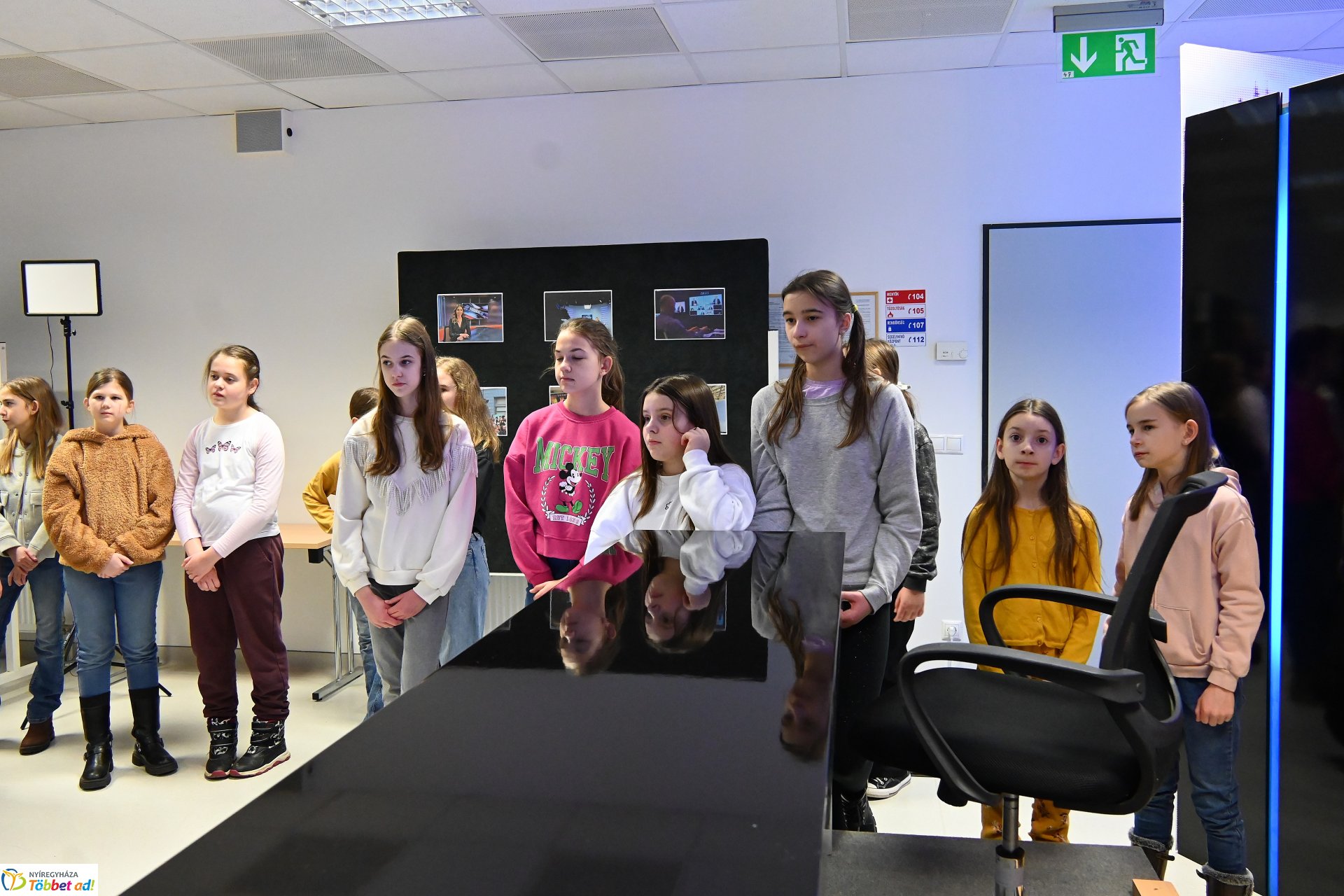 Negyven éves a Nyíregyházi Televízió-iskolások látogattak a stúdióba a születésnapon (hétfő)