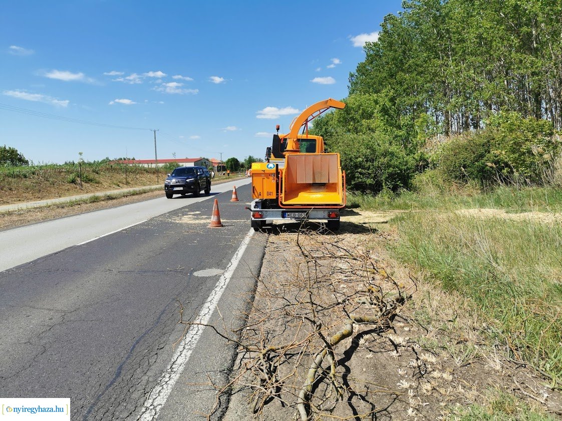 Nem vette észre a munkavégzőket, balesetezett