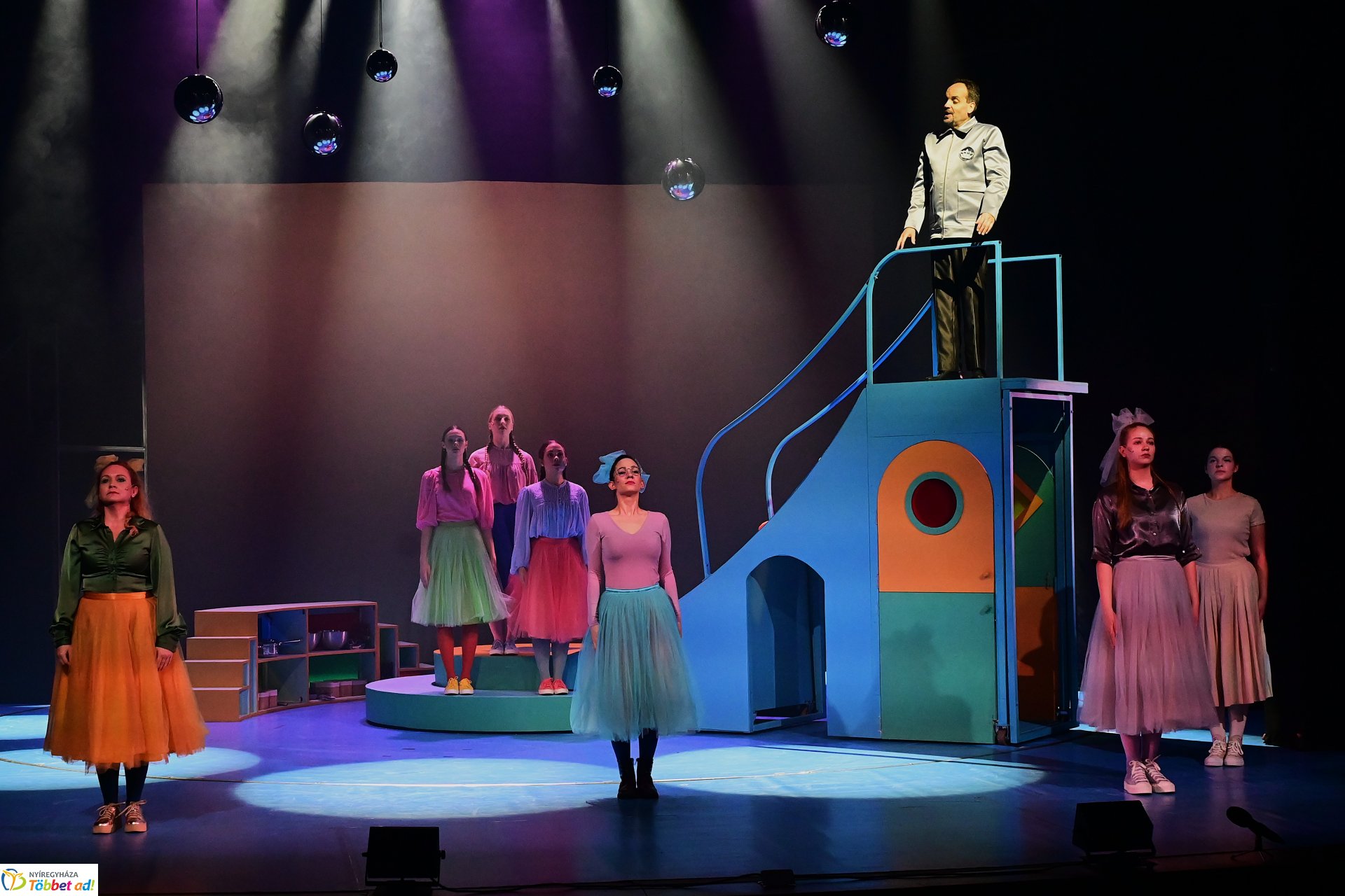 Nemtudomka bemutató a Móricz Zsigmond Színházban