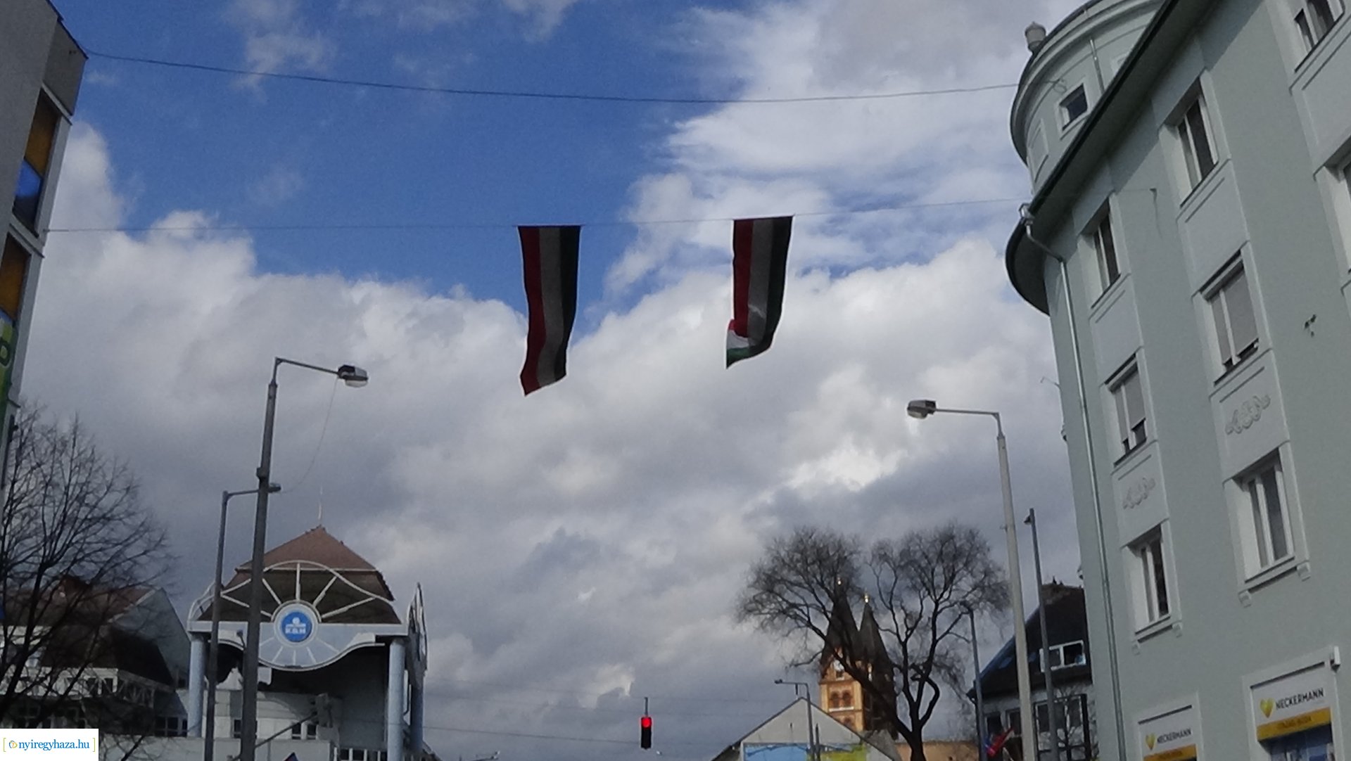 Nemzeti lobogók Nyíregyházán