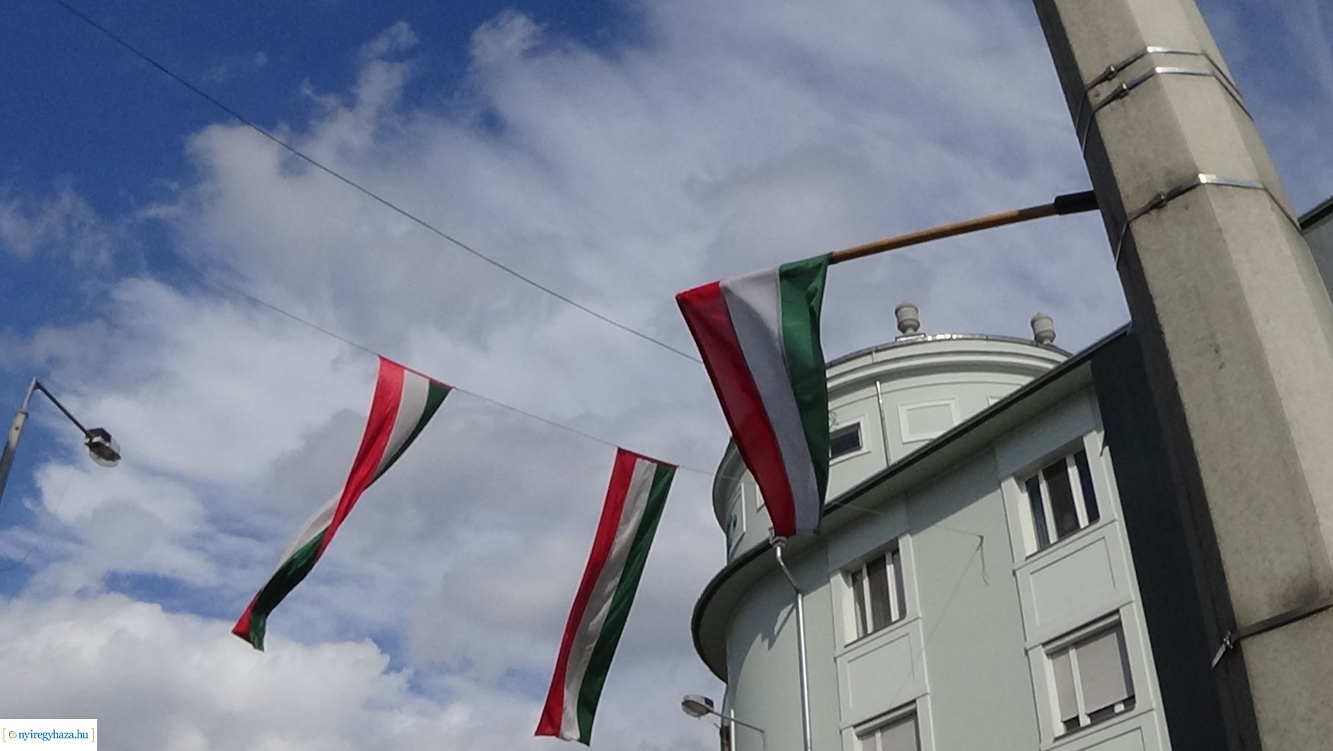 Nemzeti lobogók Nyíregyházán