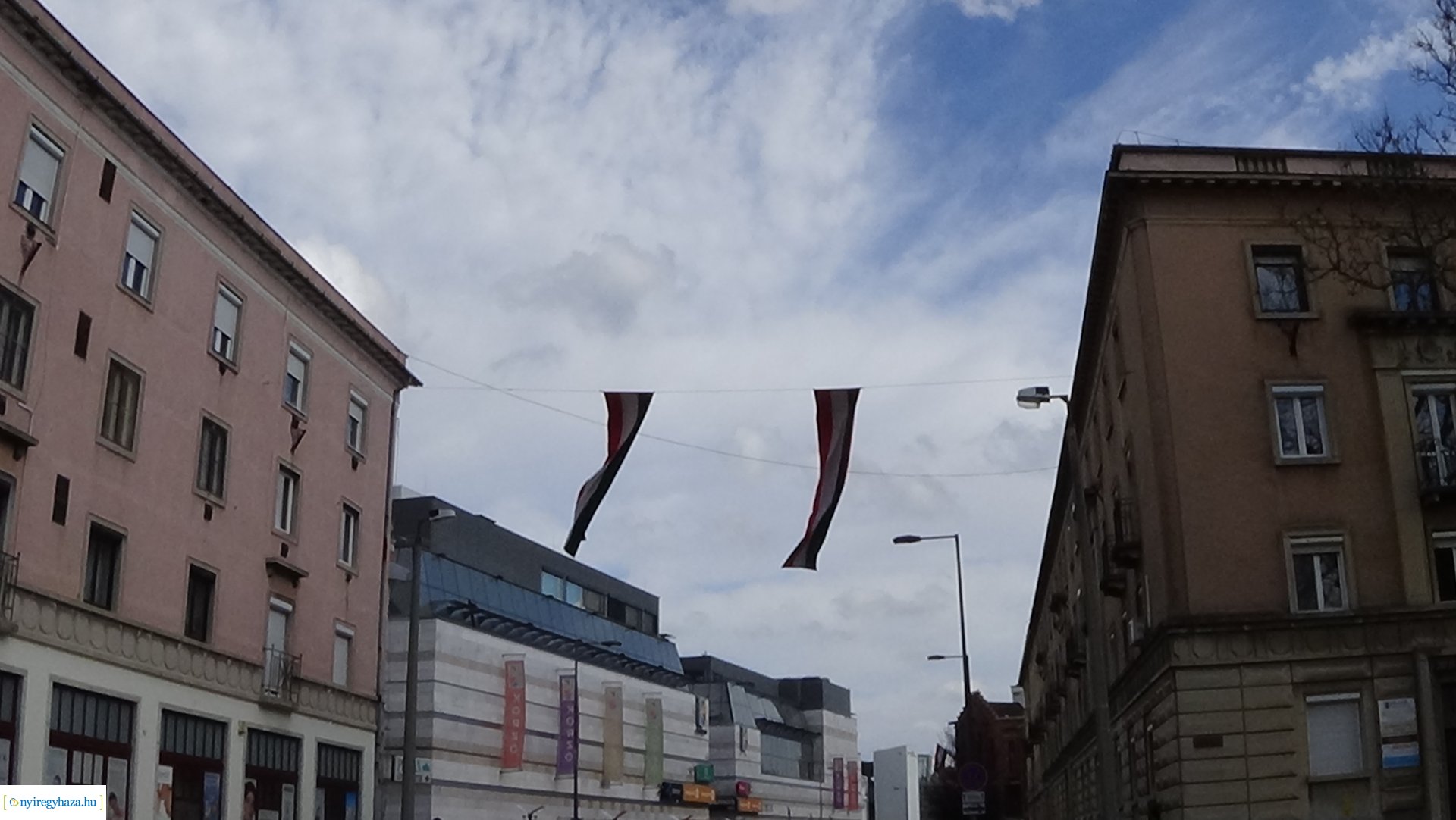 Nemzeti lobogók Nyíregyházán