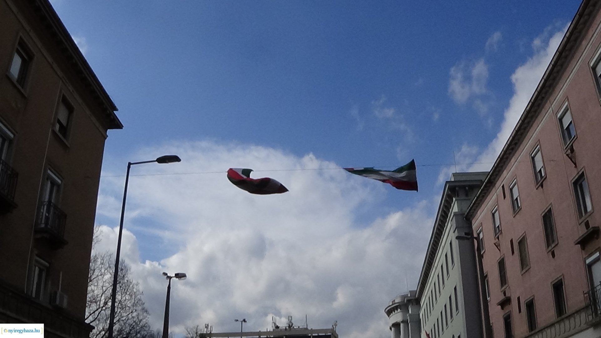 Nemzeti lobogók Nyíregyházán