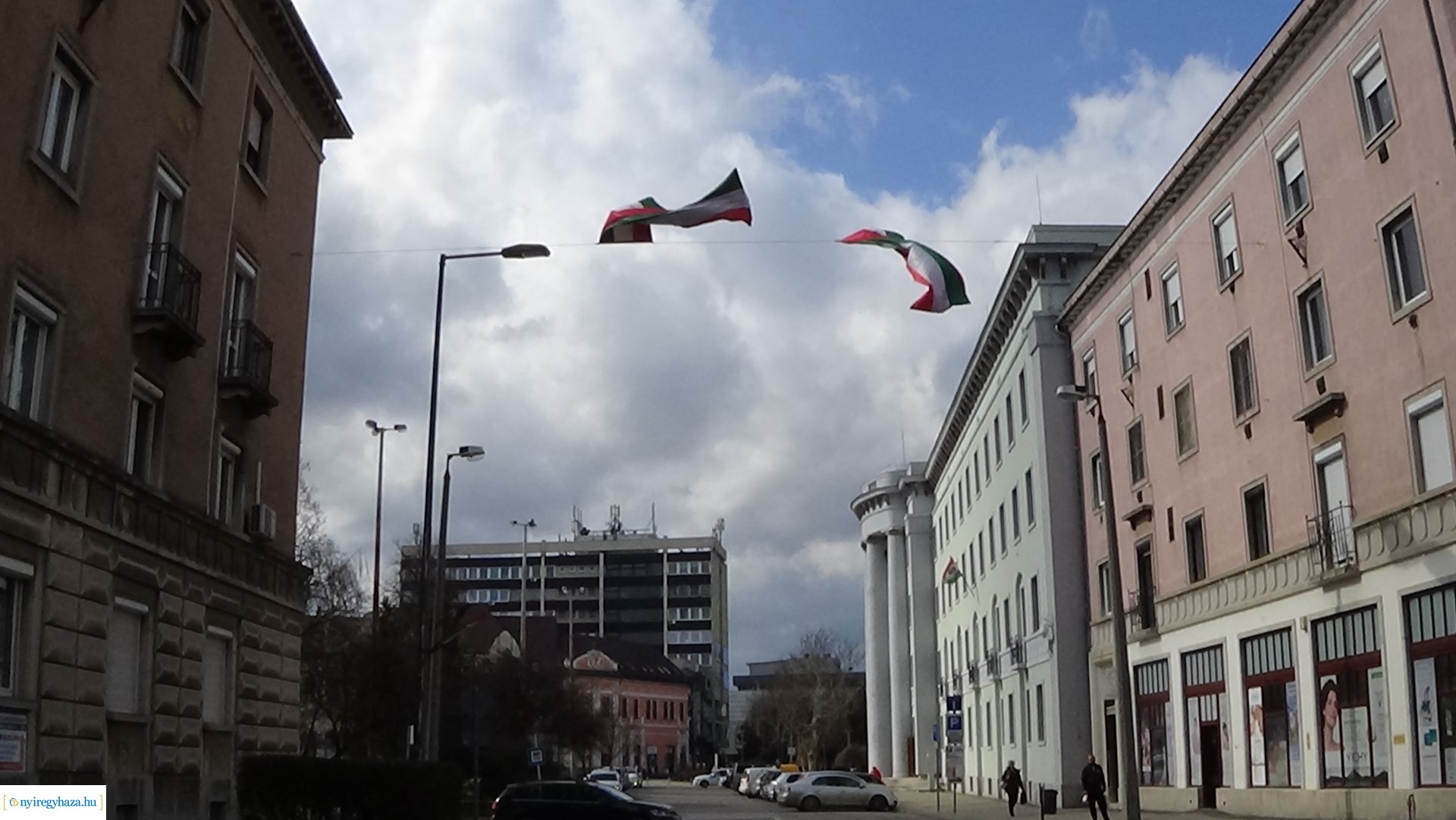 Nemzeti lobogók Nyíregyházán