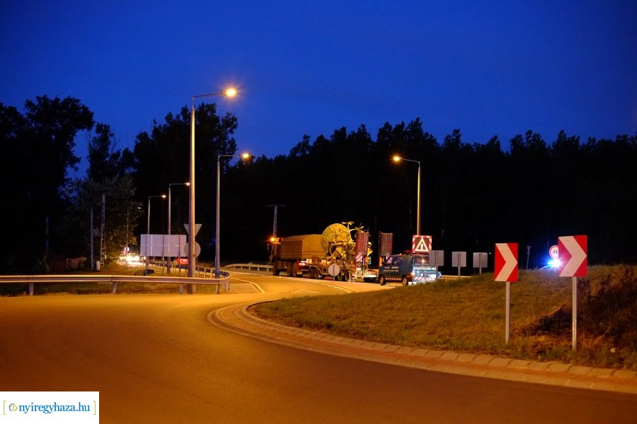 Nemzeti összetartozás emlékmű érkezése