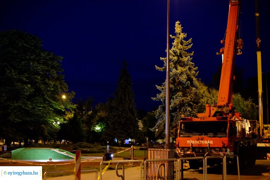 Nemzeti összetartozás emlékmű érkezése