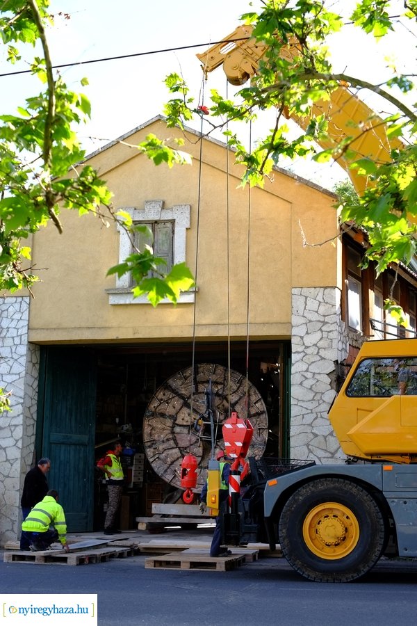 Nemzeti összetartozás emlékmű érkezése