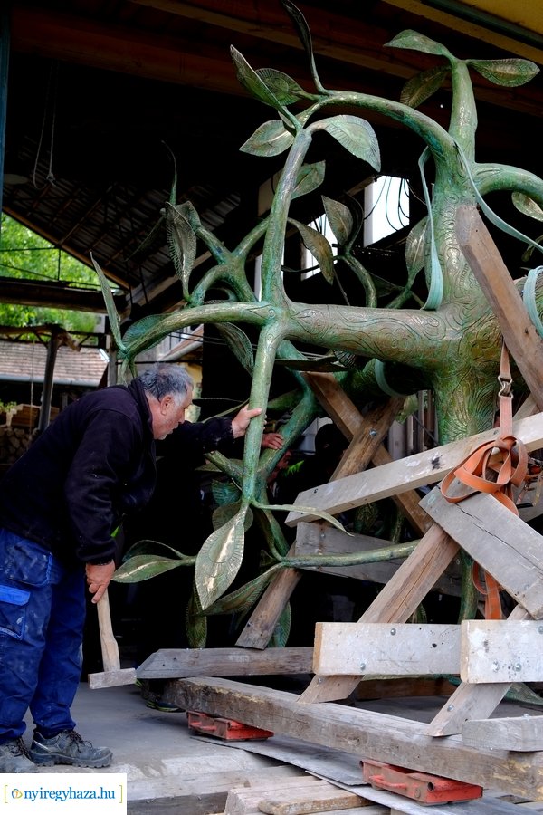 Nemzeti összetartozás emlékmű érkezése