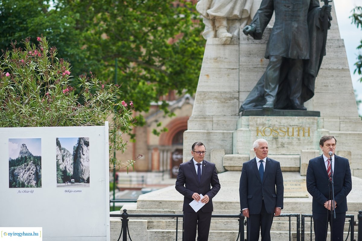 Nemzeti Összetartozás Napja 2020 - fotókiállítás megnyitó