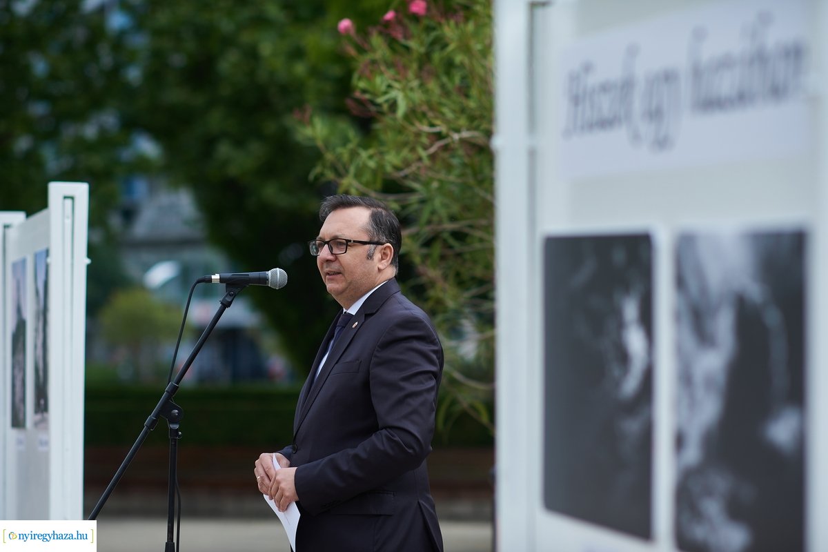 Nemzeti Összetartozás Napja 2020 - fotókiállítás megnyitó