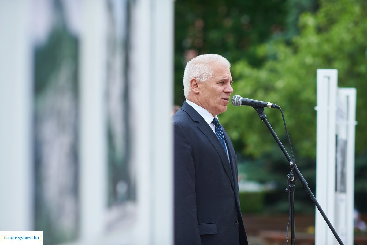 Nemzeti Összetartozás Napja 2020 - fotókiállítás megnyitó